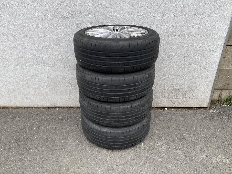 BMW Řada 2 2.0d  218d