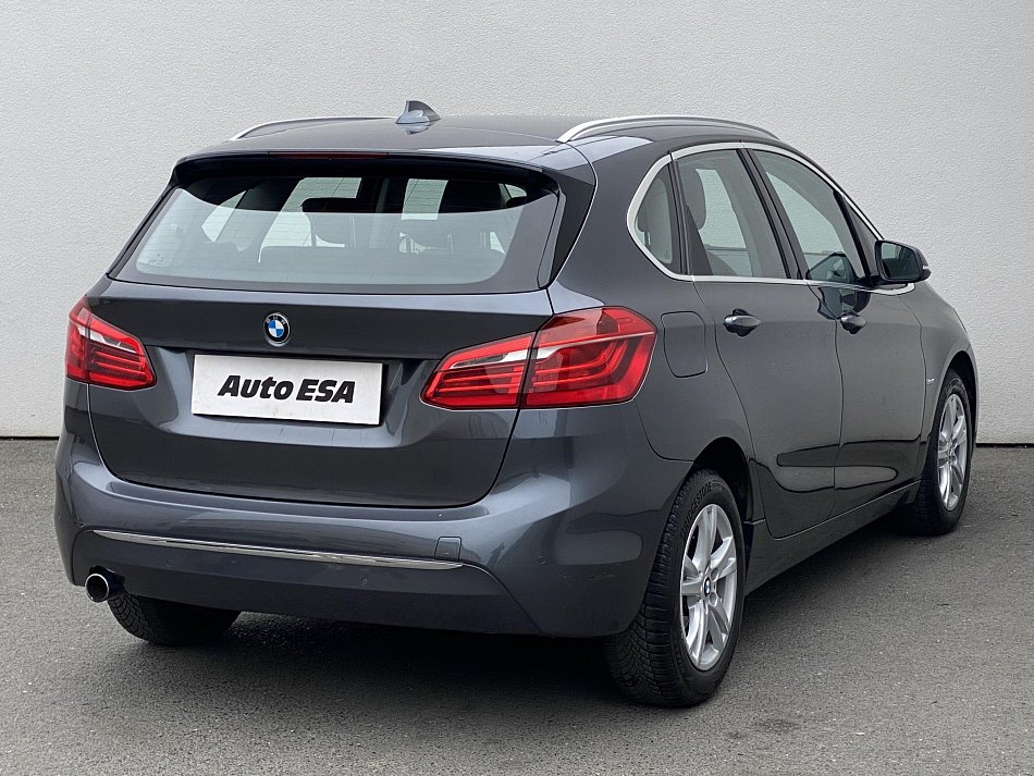 BMW Řada 2 2.0d  218d