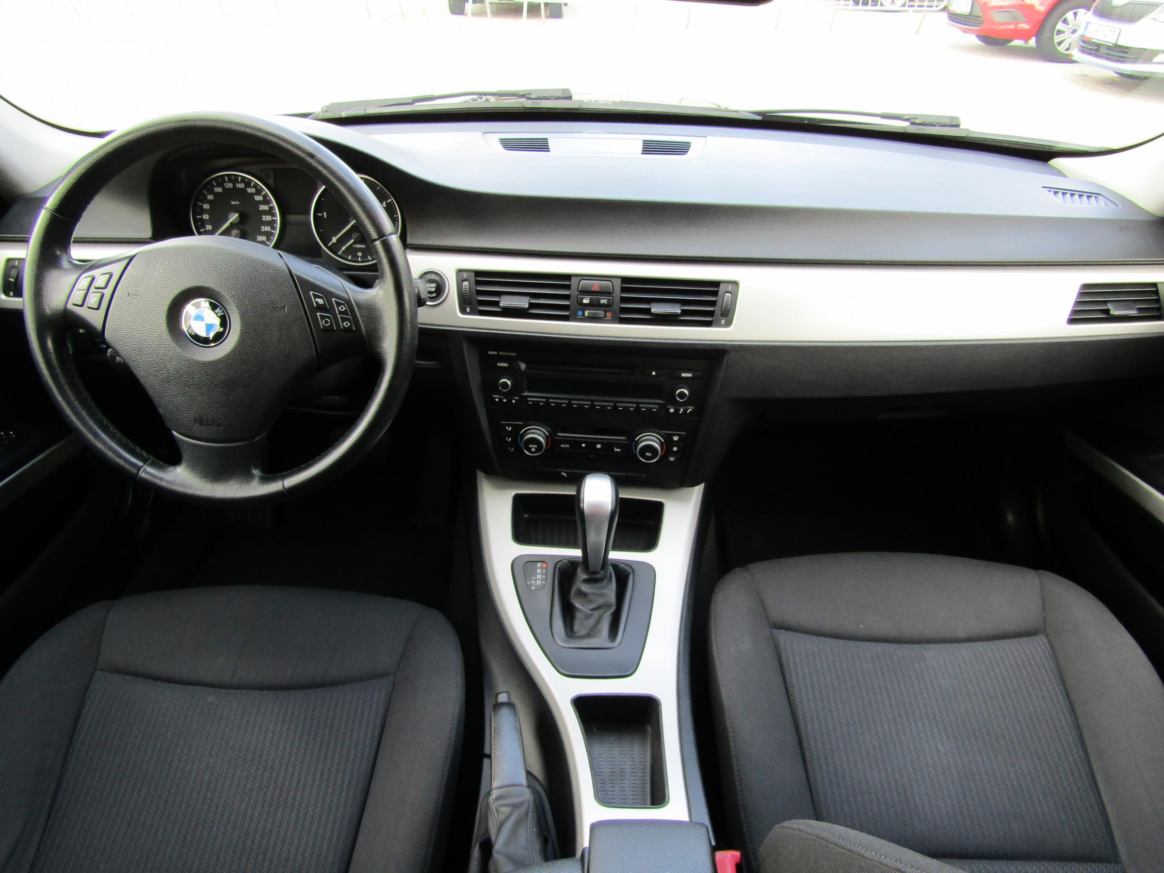 BMW Řada 3, 2010 - pohled č. 11