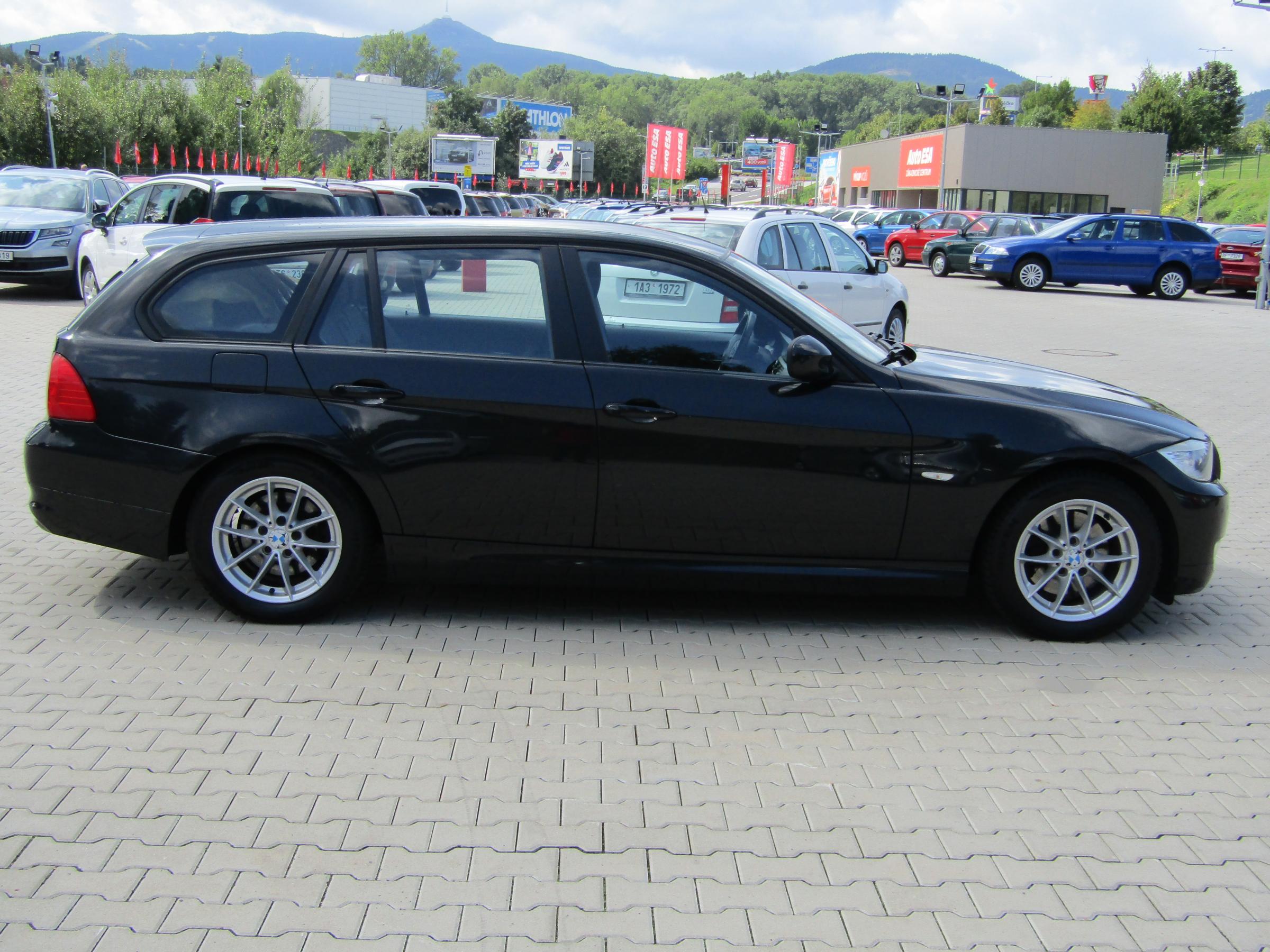 BMW Řada 3, 2010 - pohled č. 8