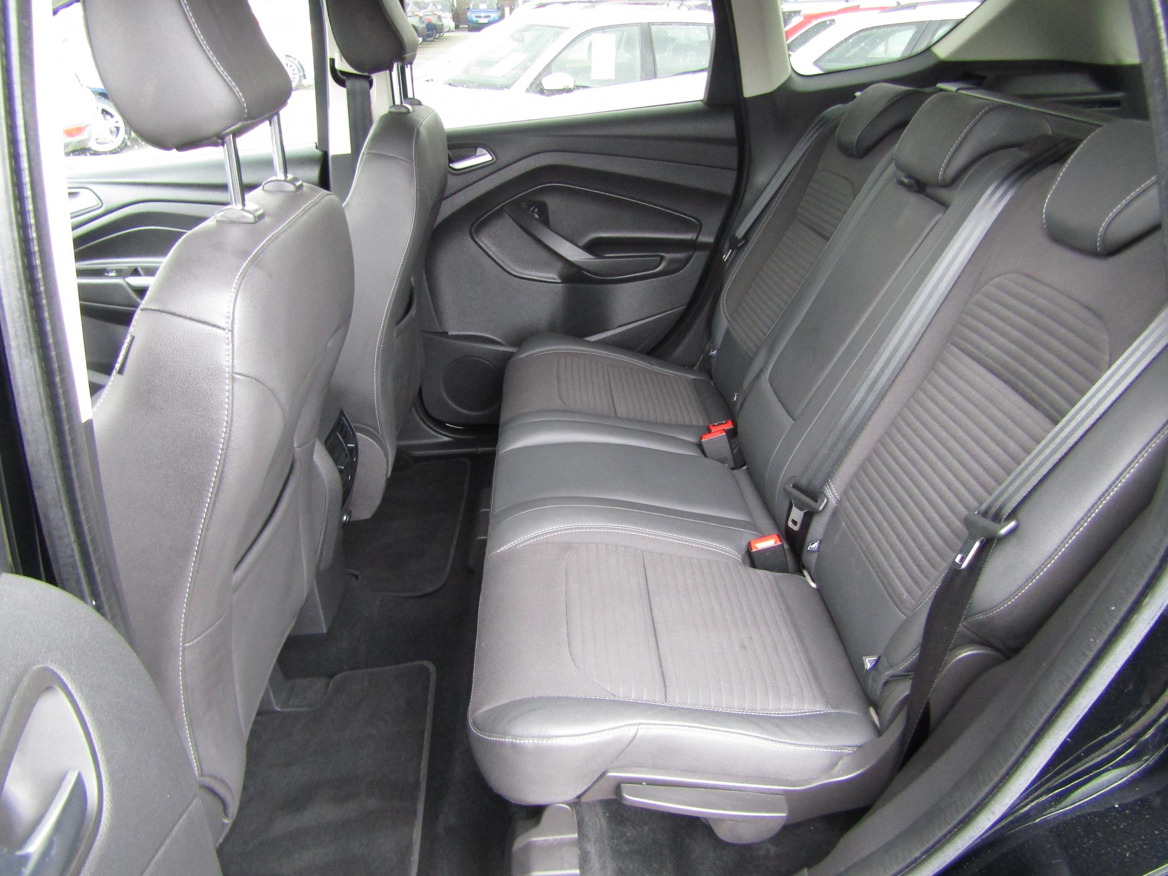 Ford Kuga, 2017 - pohled č. 10