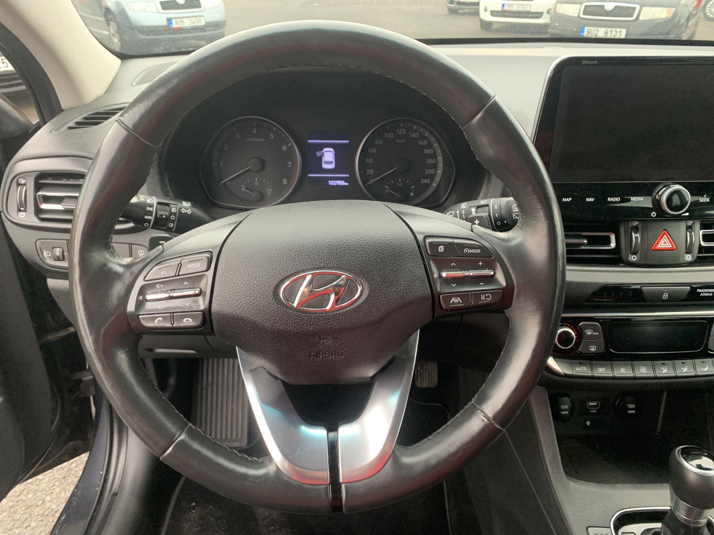 Hyundai i30, 2021 - pohled č. 13