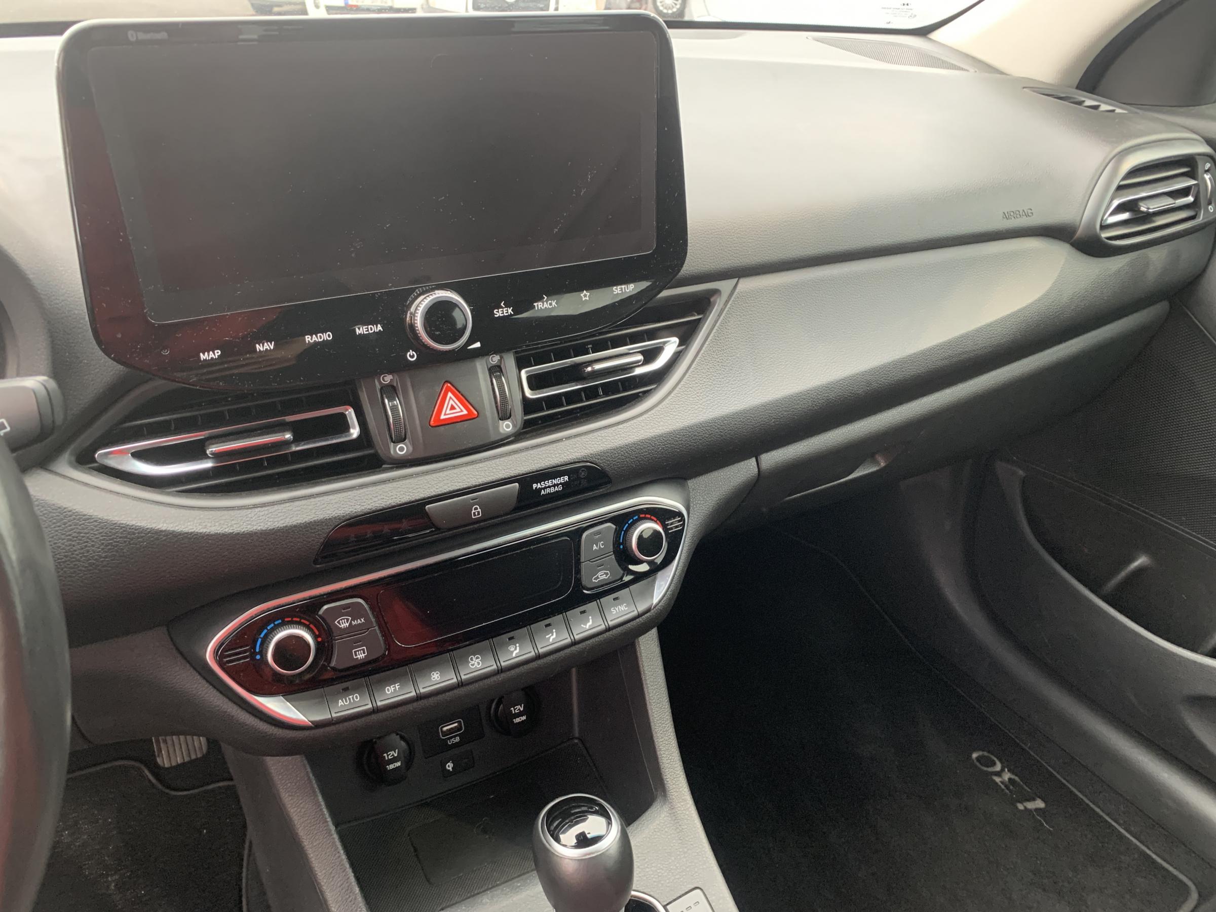 Hyundai i30, 2021 - pohled č. 14