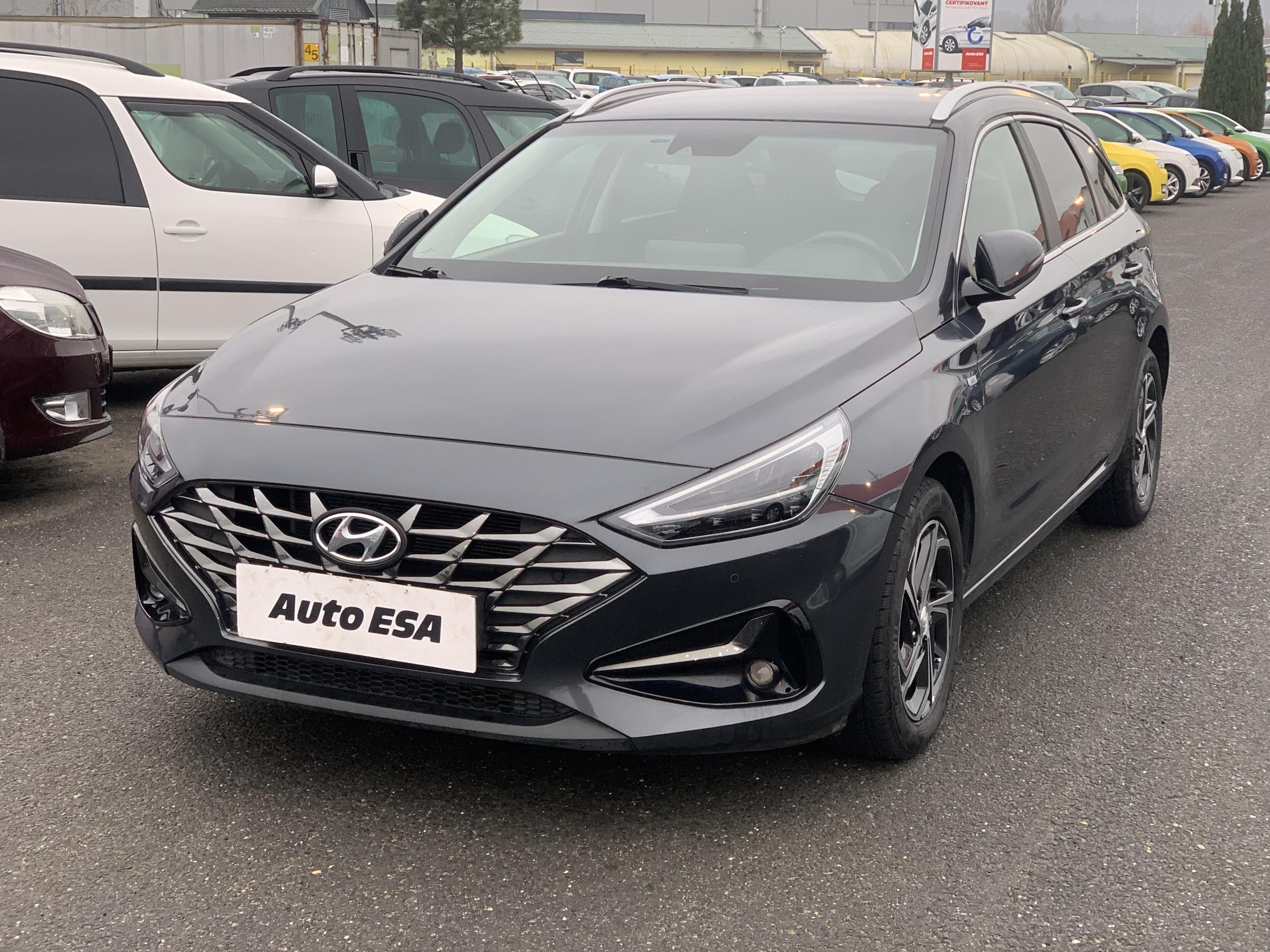 Hyundai i30, 2021 - pohled č. 3