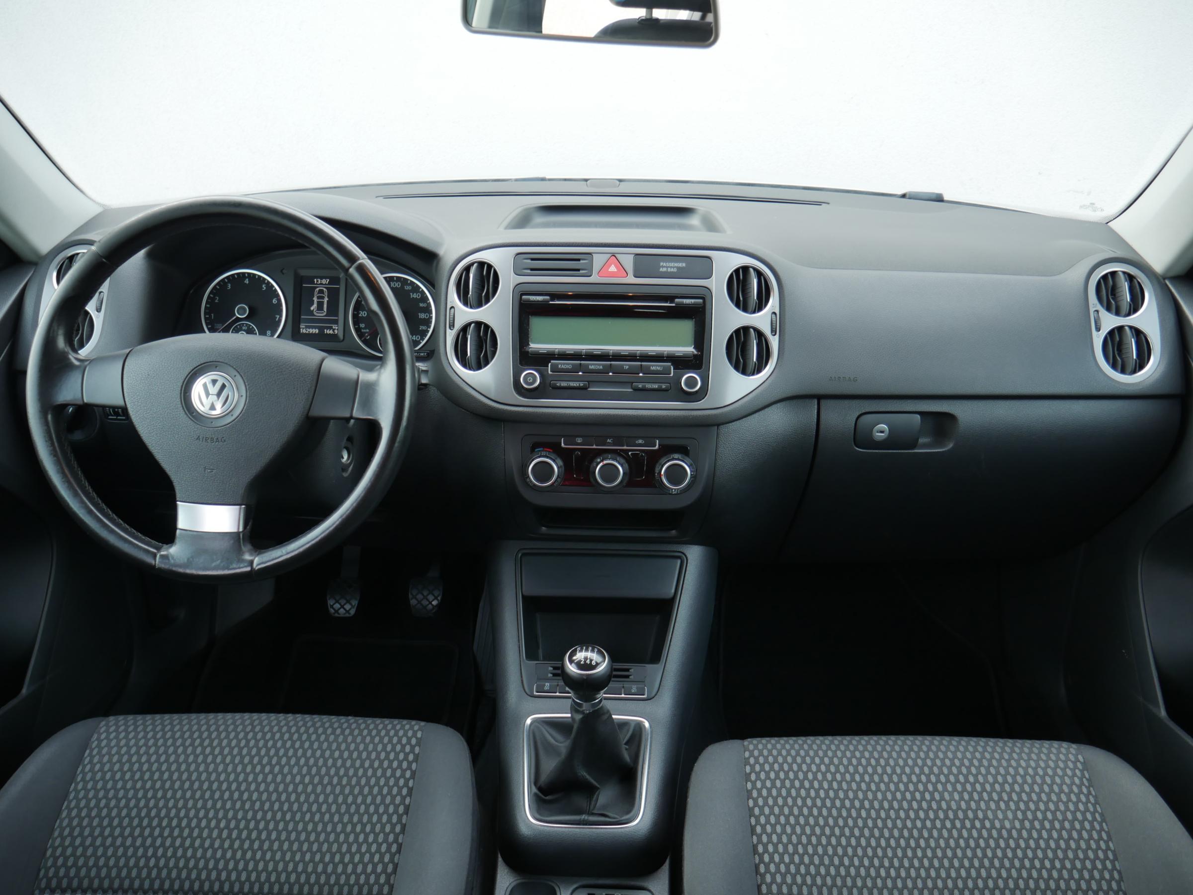 Volkswagen Tiguan, 2010 - pohled č. 8