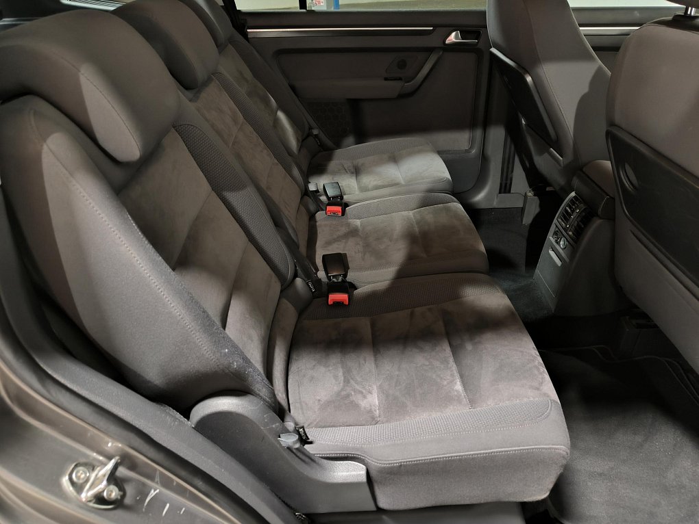 Volkswagen Touran 2.0 TDi Highline