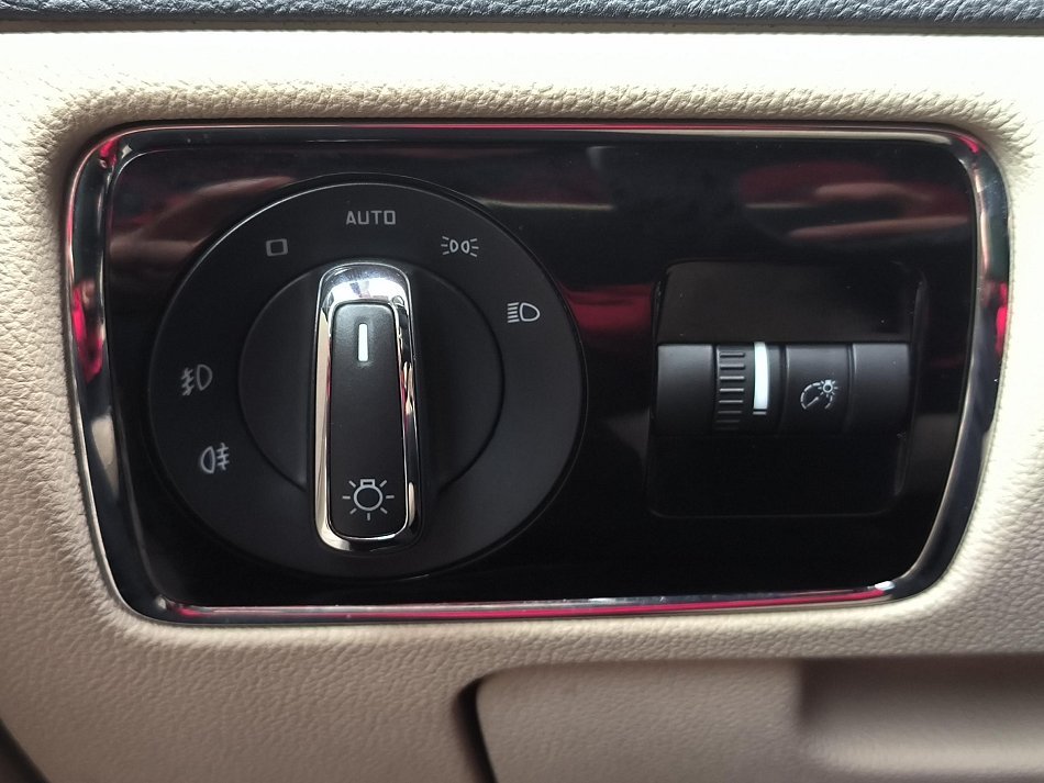 Škoda Superb II 2.0TDi Elegance