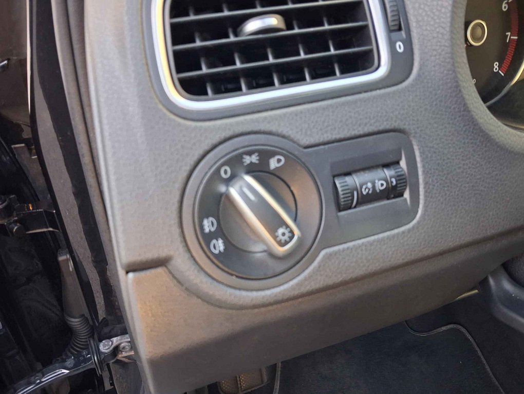 Volkswagen Polo 1.2 TSi CROSS
