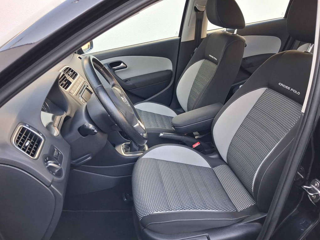 Volkswagen Polo 1.2 TSi CROSS