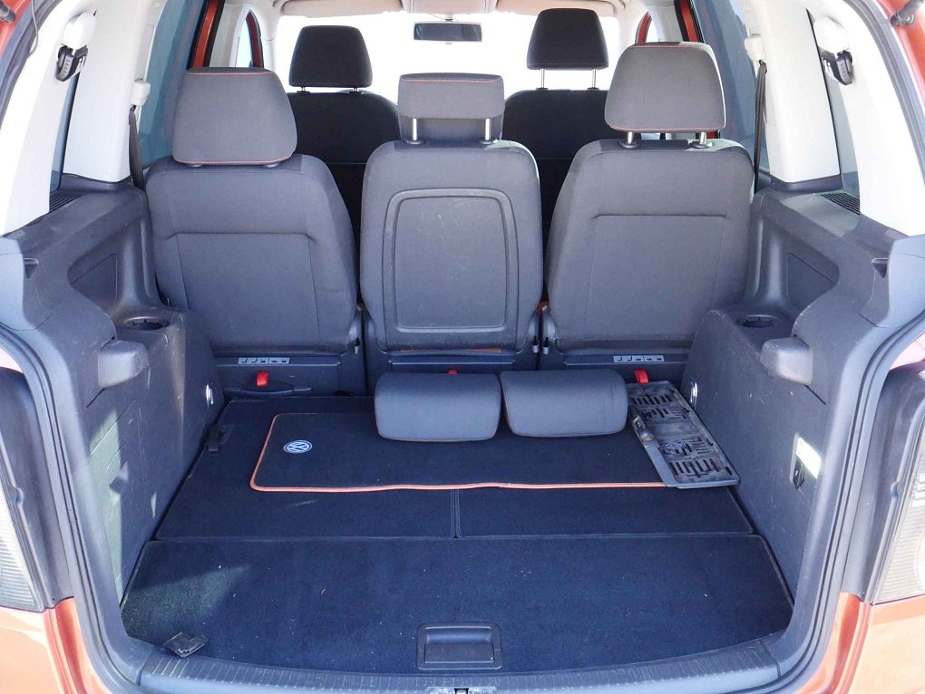 Volkswagen Touran 1.4TSi CROSS