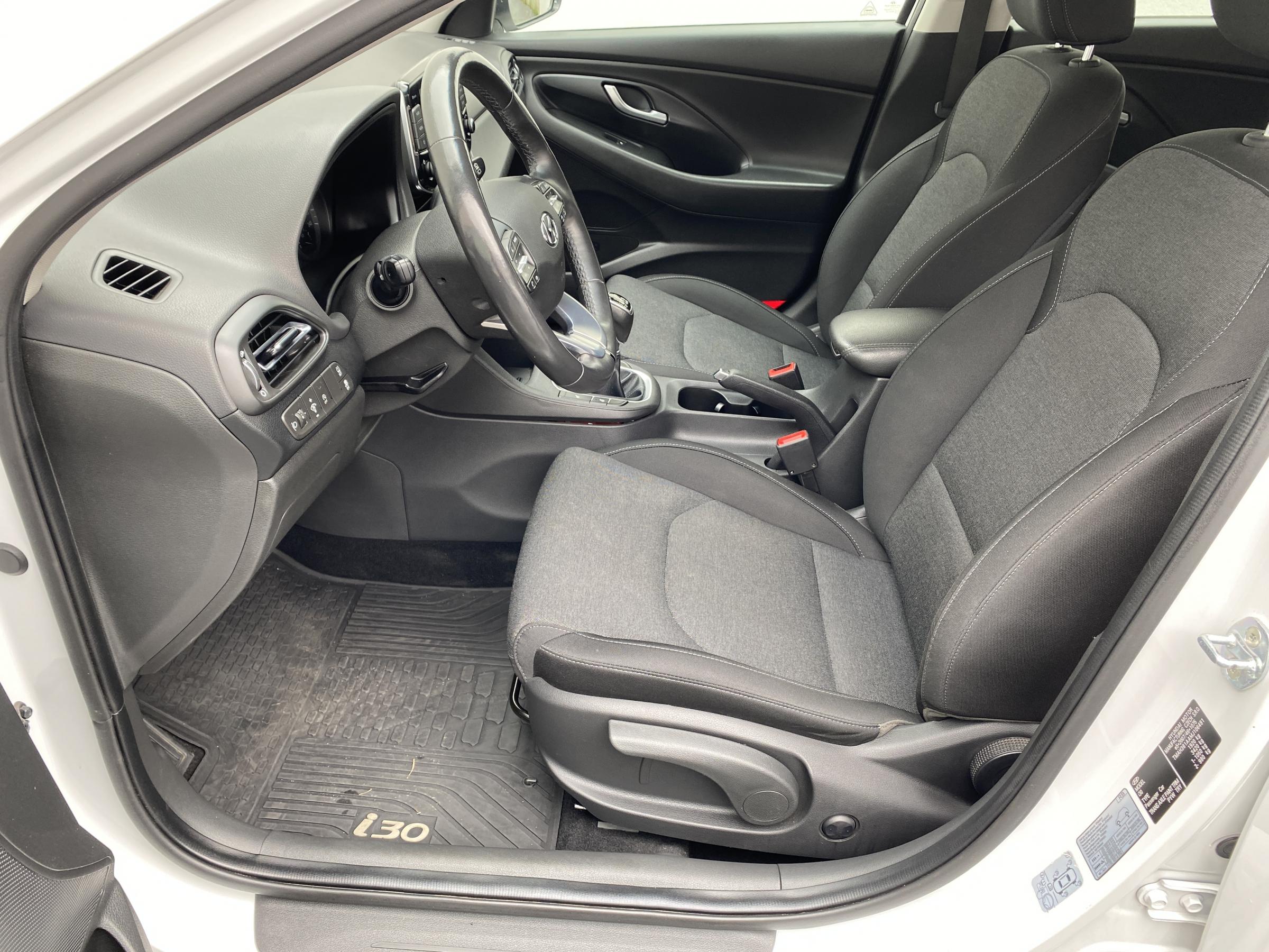 Hyundai i30, 2022 - pohled č. 10