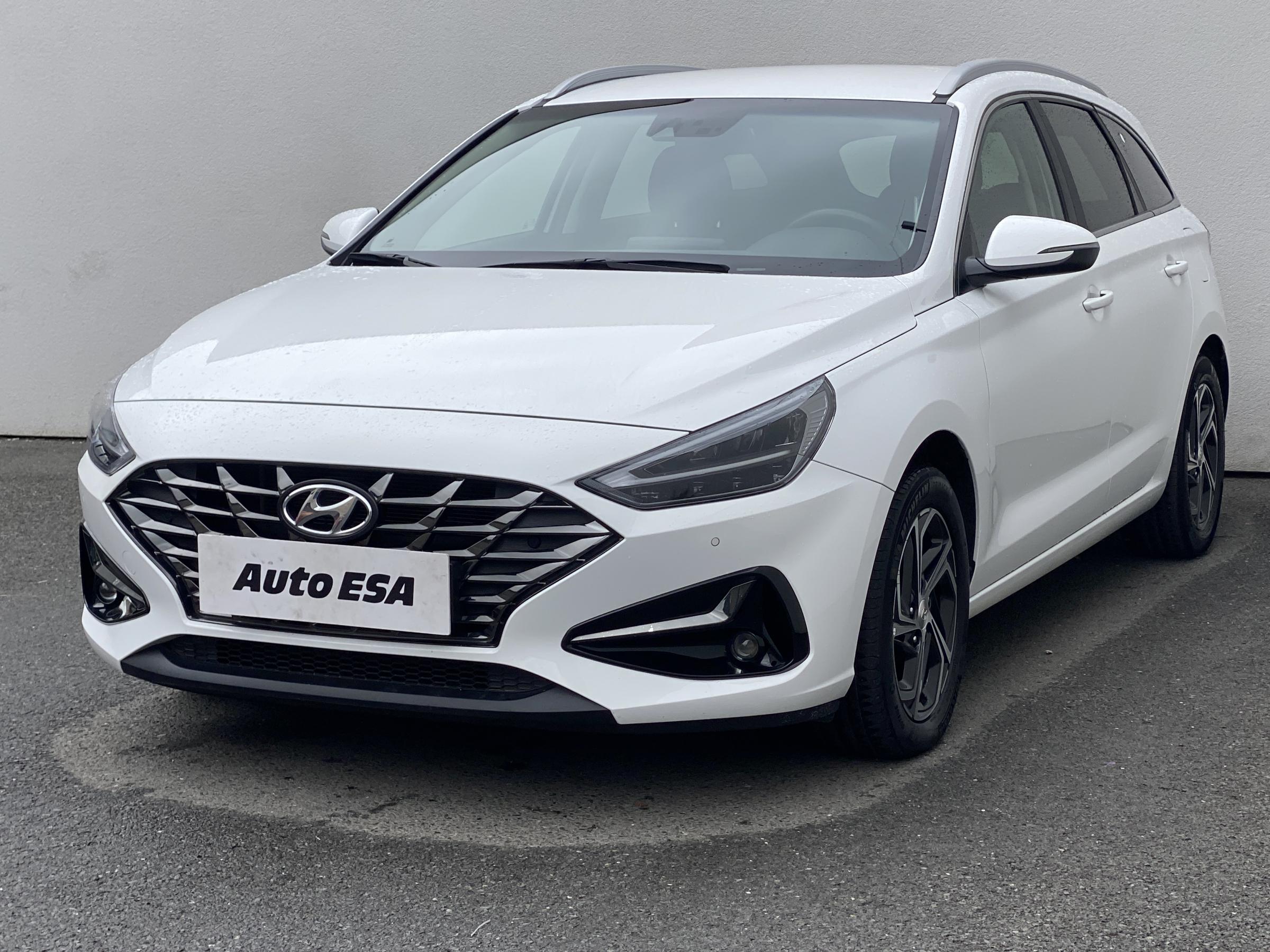 Hyundai i30, 2022 - pohled č. 3