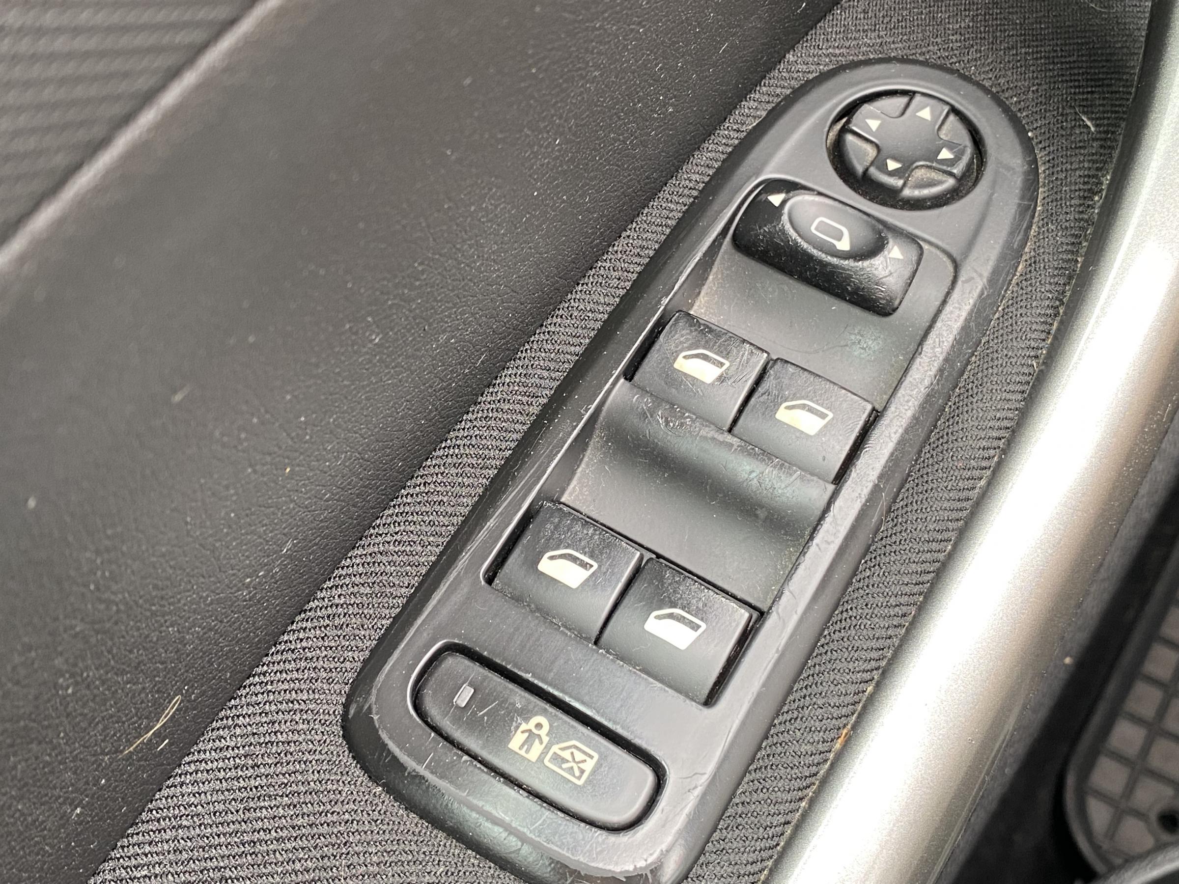 Peugeot 308, 2010 - pohled č. 14