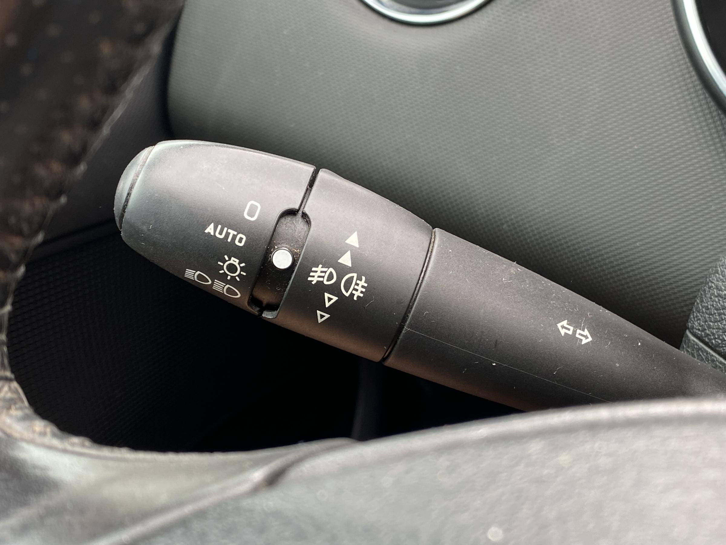 Peugeot 308, 2010 - pohled č. 15