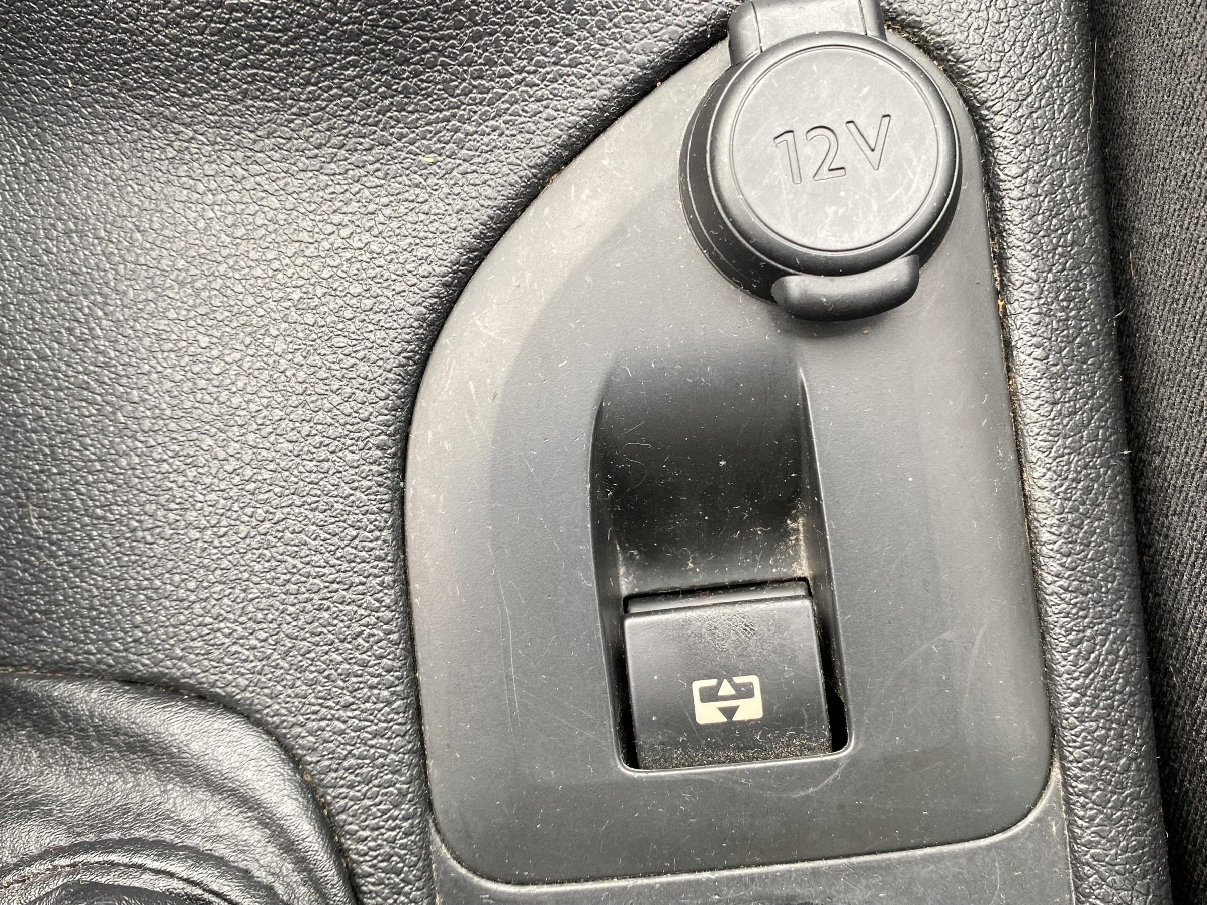 Peugeot 308, 2010 - pohled č. 21