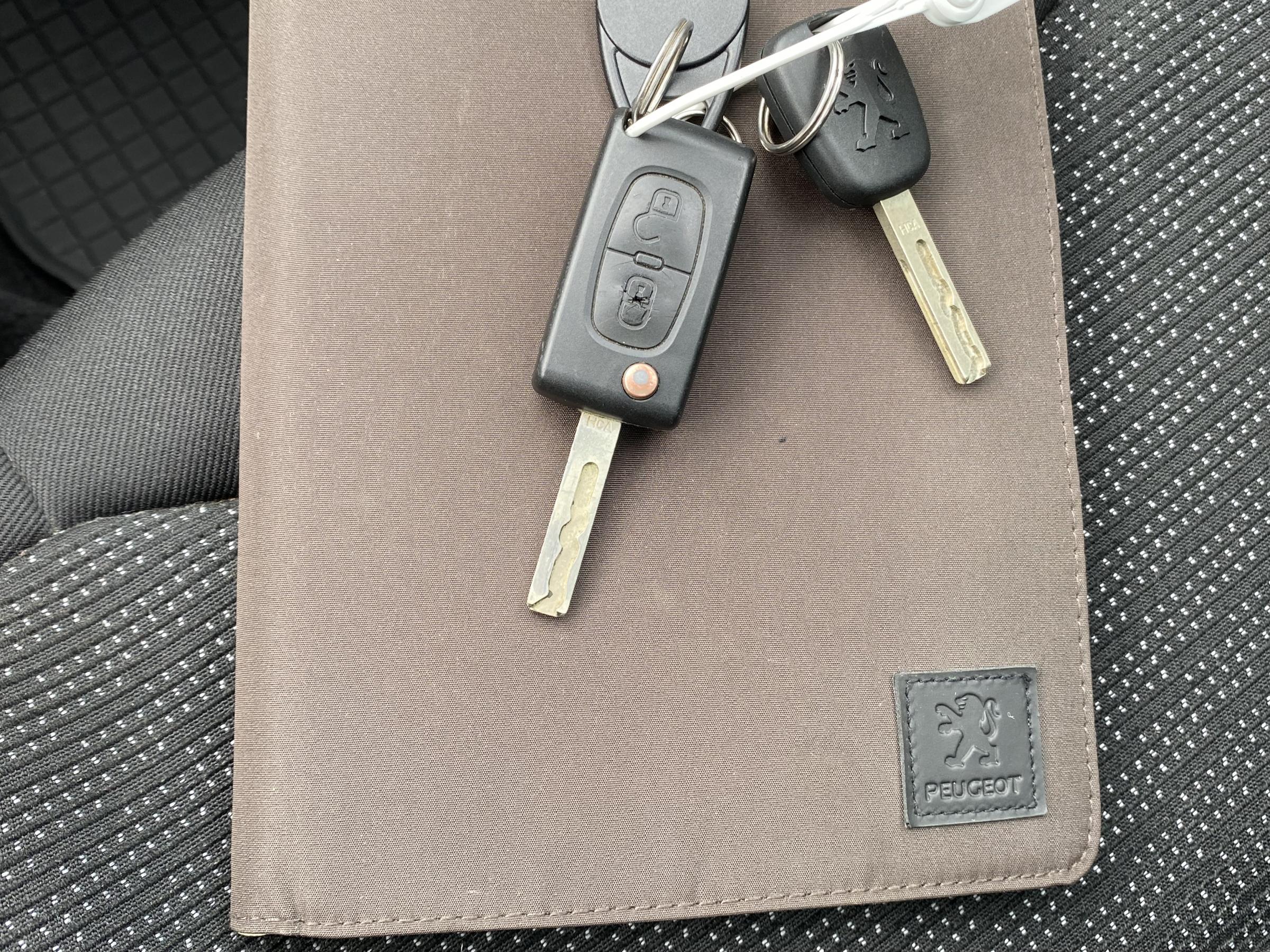 Peugeot 308, 2010 - pohled č. 23