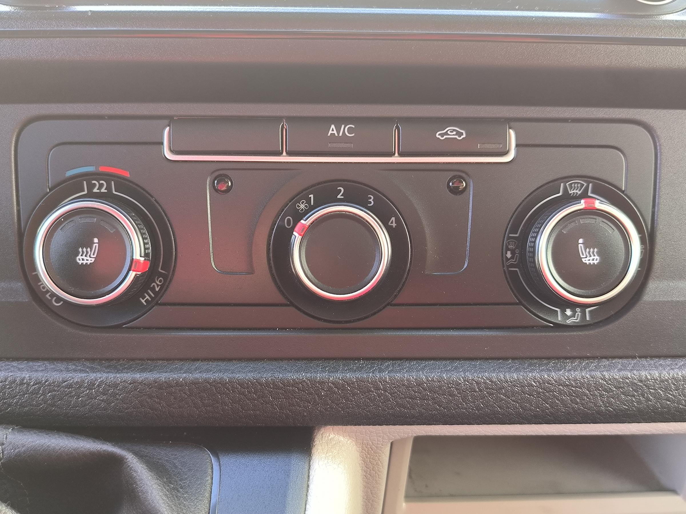 Volkswagen Transporter, 2019 - pohled č. 15