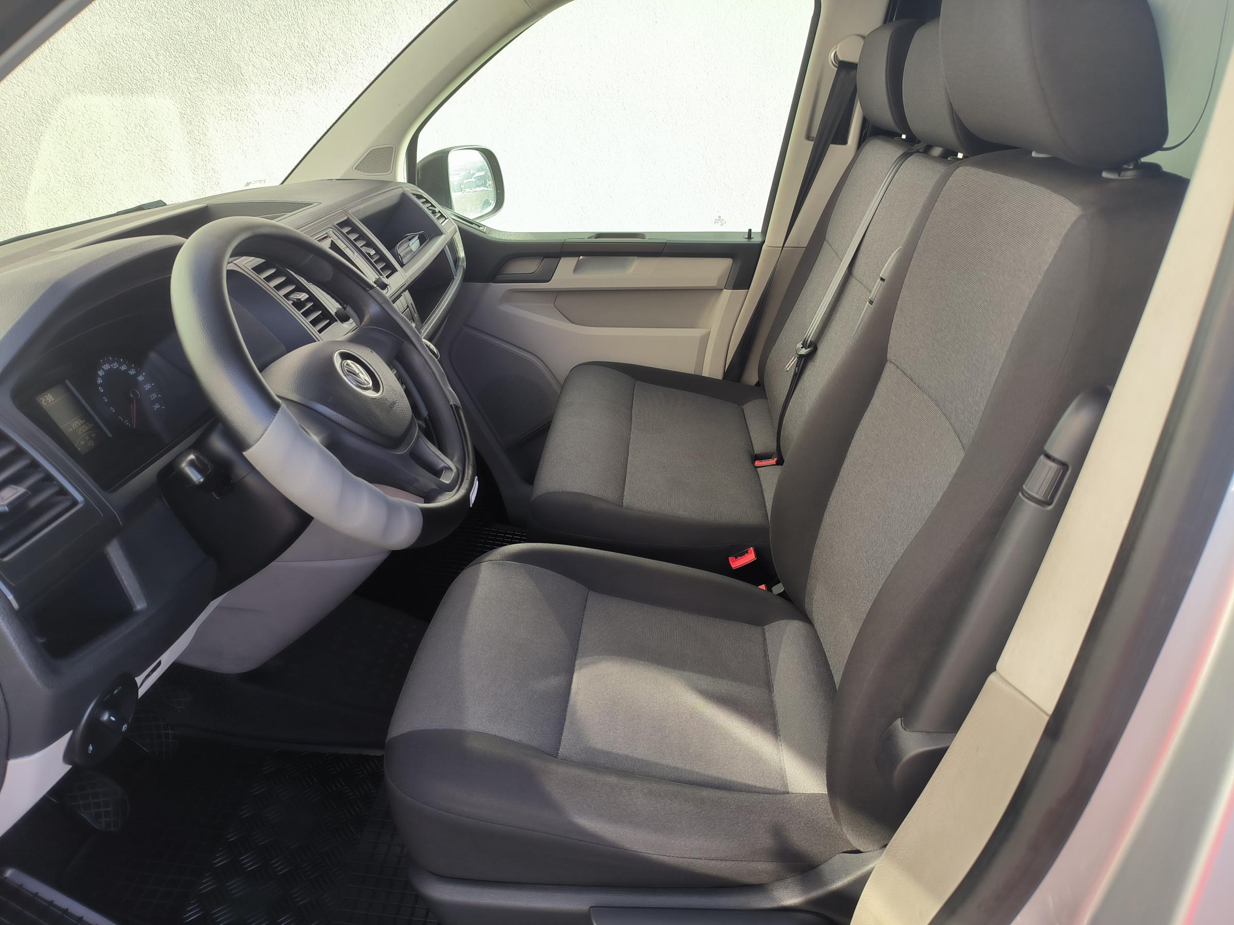 Volkswagen Transporter, 2019 - pohled č. 17