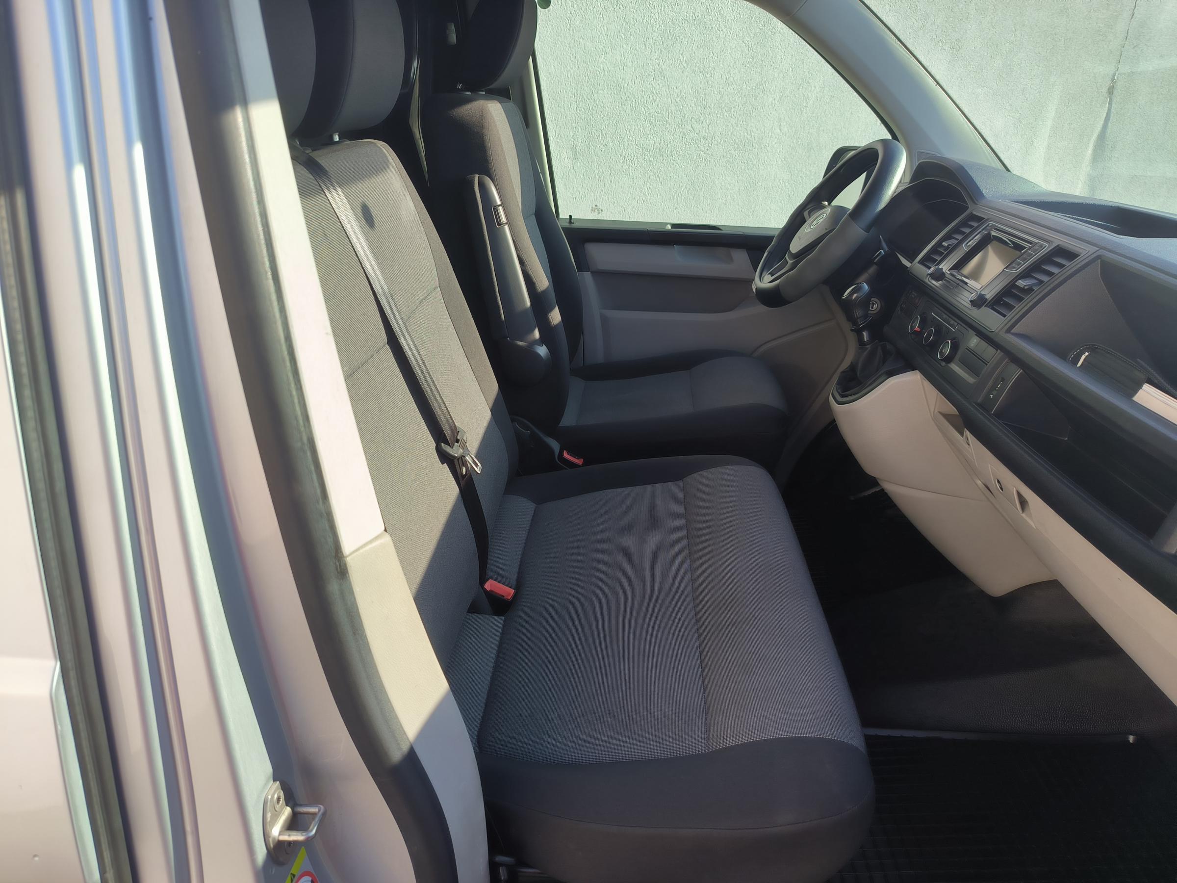 Volkswagen Transporter, 2019 - pohled č. 18