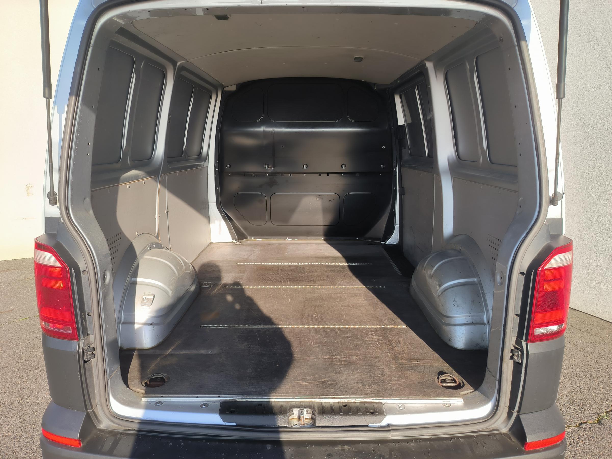 Volkswagen Transporter, 2019 - pohled č. 7