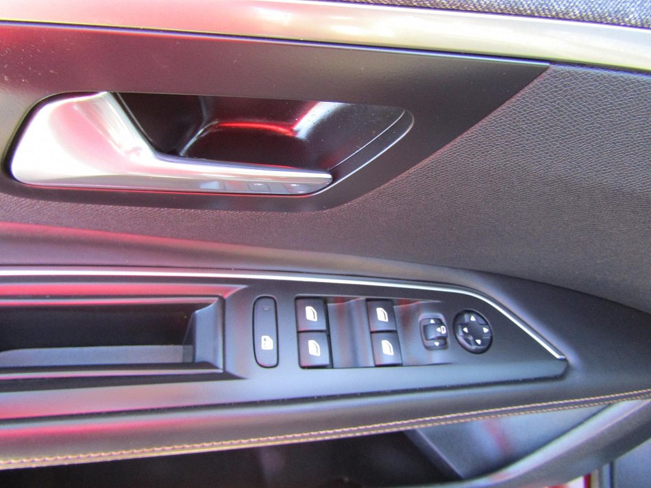 Peugeot 3008 1.6 TCe 