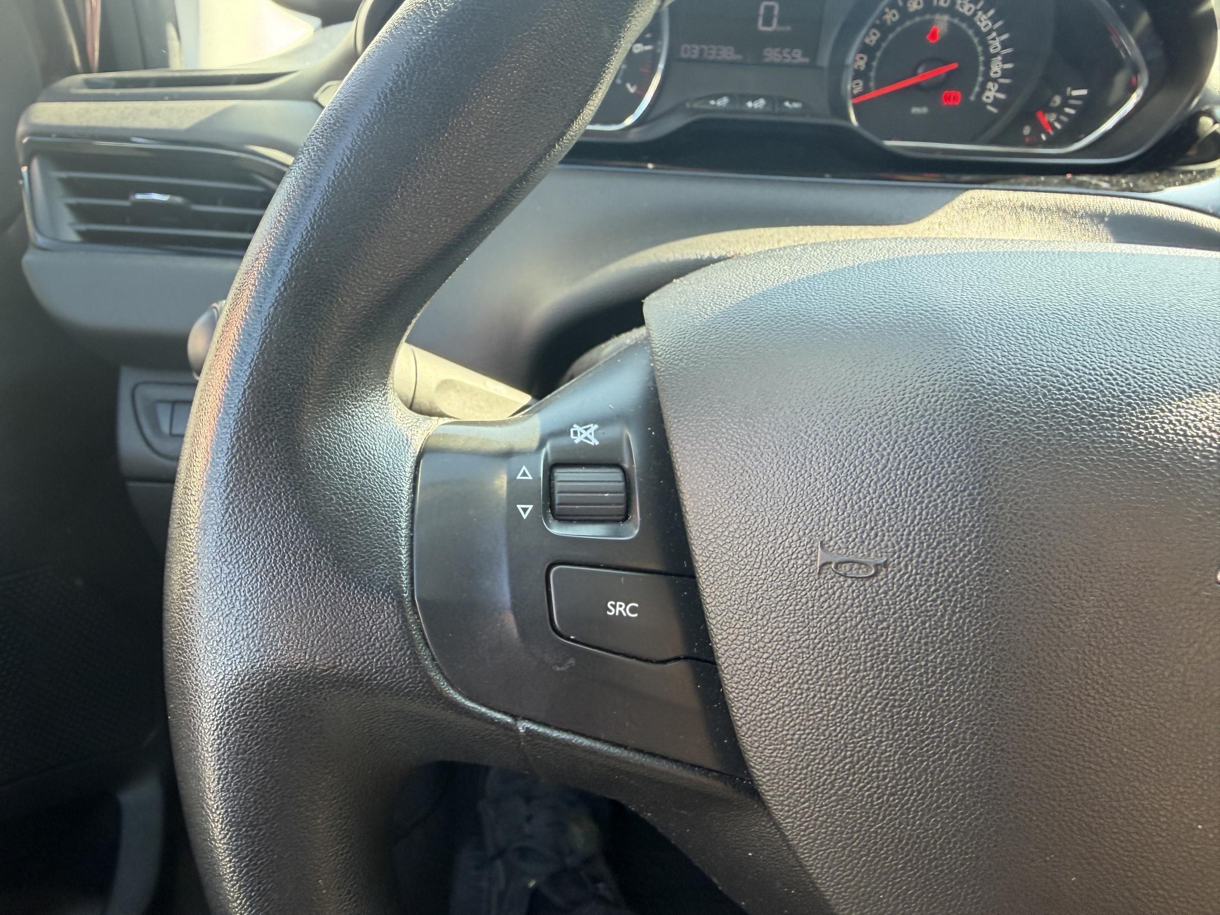 Peugeot 208, 2013 - pohled č. 10