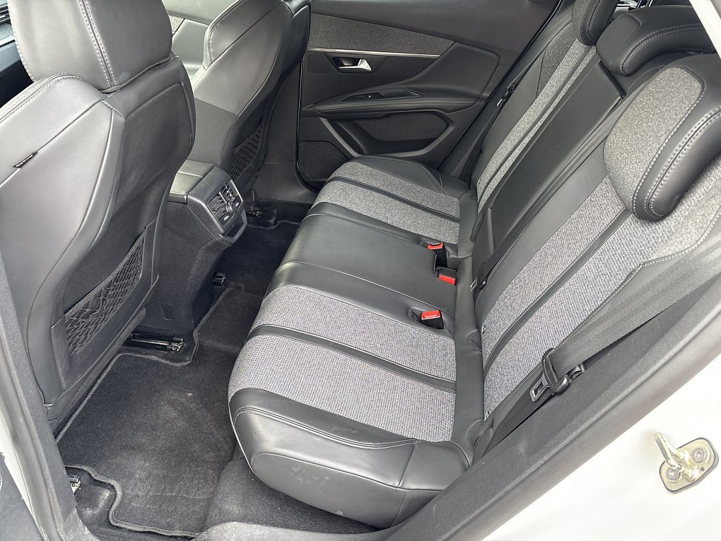 Peugeot 3008 1.6 THP Allure