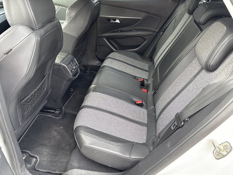 Peugeot 3008 1.6 THP Allure