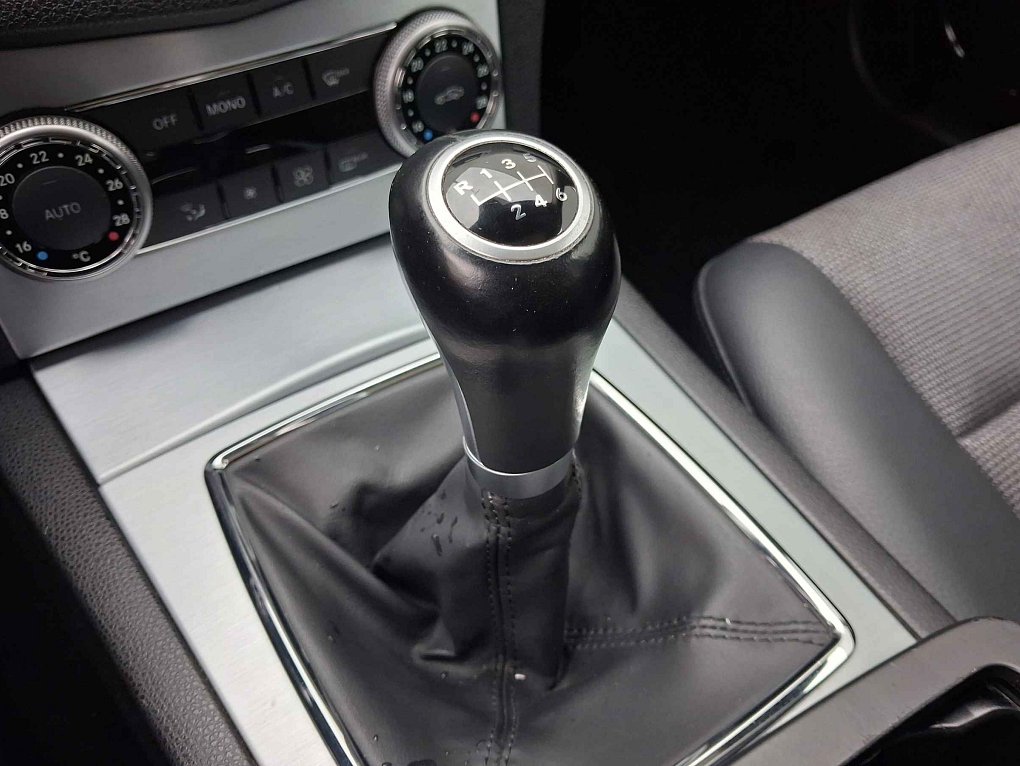 Mercedes-Benz Třída C 1.6i  C180