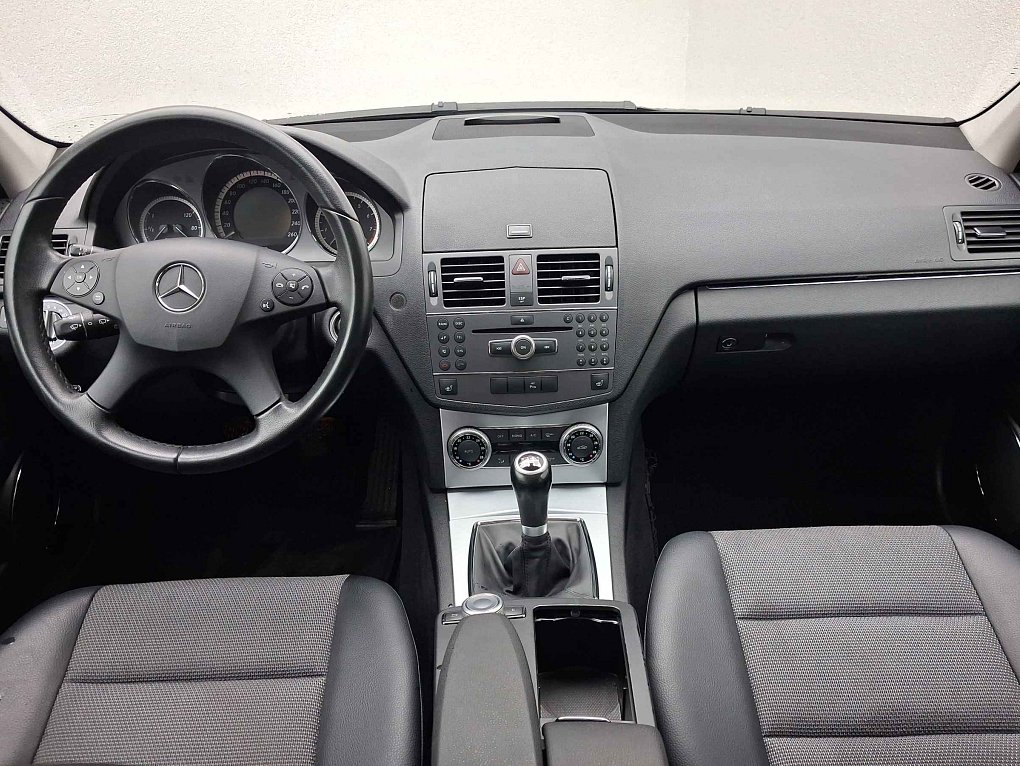 Mercedes-Benz Třída C 1.6i  C180