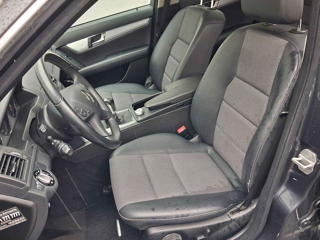Mercedes-Benz Třída C 1.6i  C180