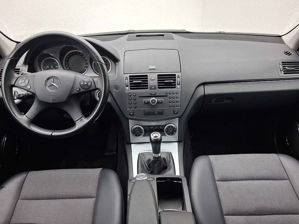 Mercedes-Benz Třída C 1.6i  C180