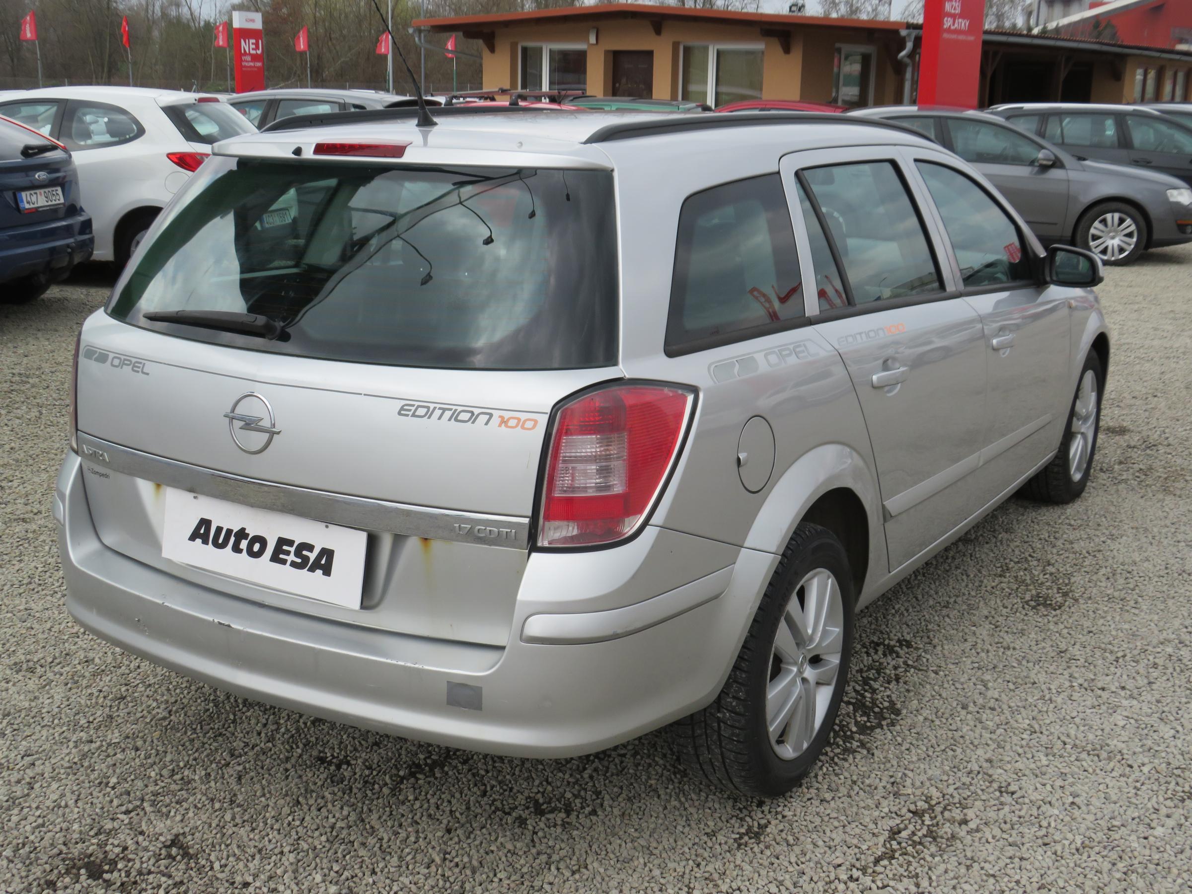 Opel Astra, 2008 - pohled č. 4