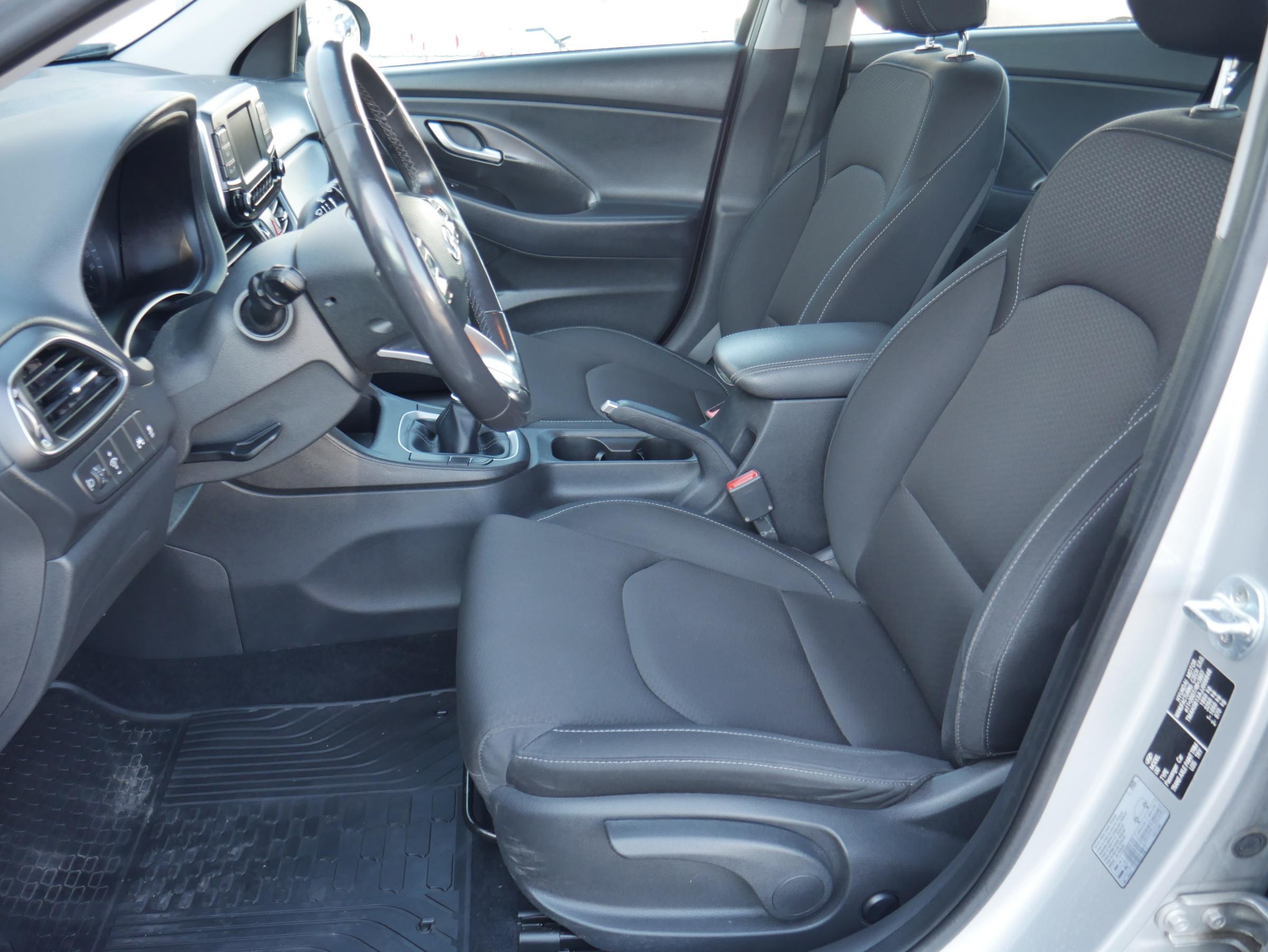 Hyundai i30, 2018 - pohled č. 9