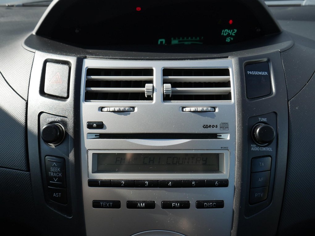 Toyota Yaris 1.0 VVT- i Terra Cool