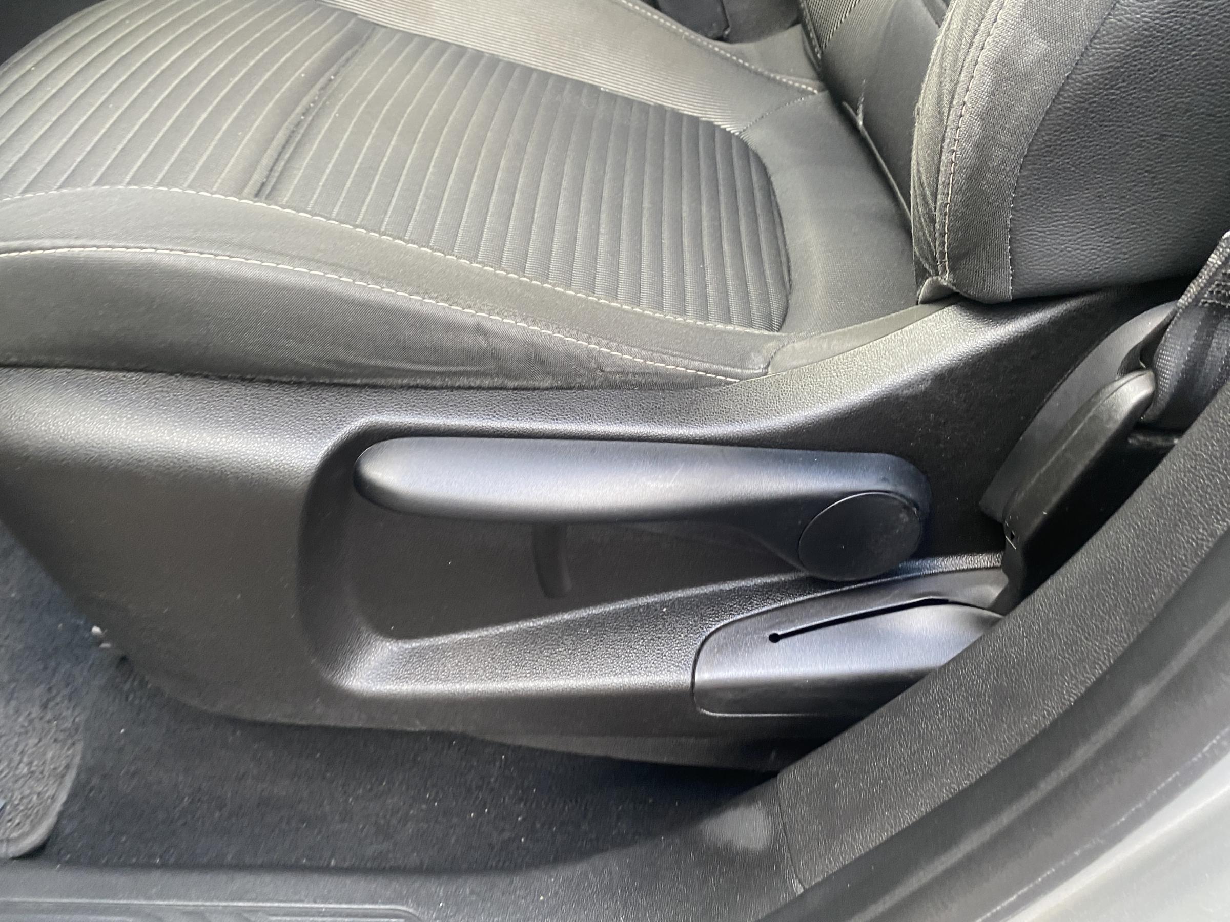 Renault Scénic, 2019 - pohled č. 16