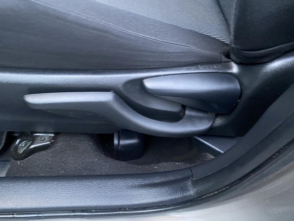 Toyota Yaris 1.4 VVT-i Dynamic