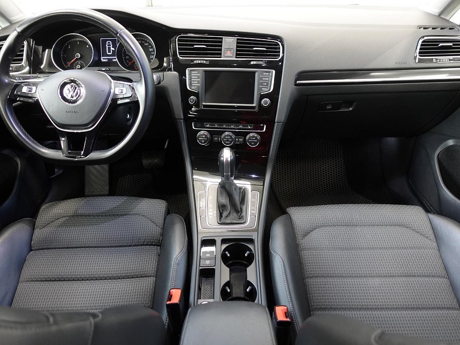 Volkswagen Golf 1.6 TDi Highline