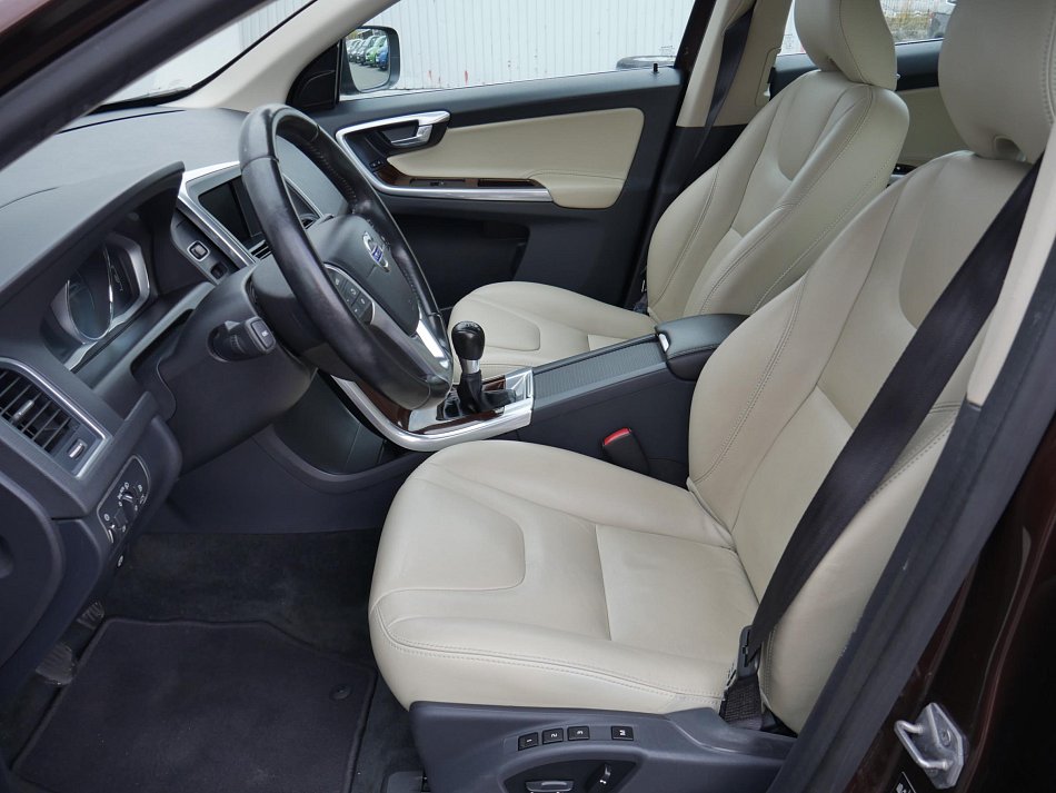 Volvo XC60 2.4 D5 Summum AWD