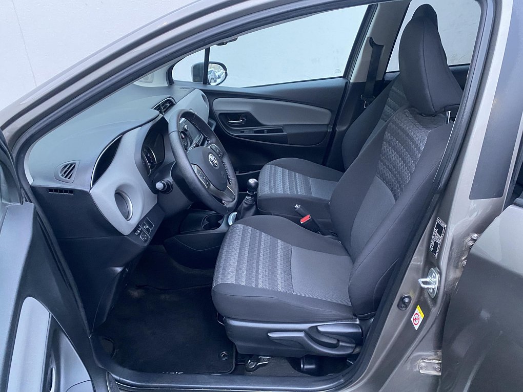 Toyota Yaris 1.4 VVT-i Dynamic