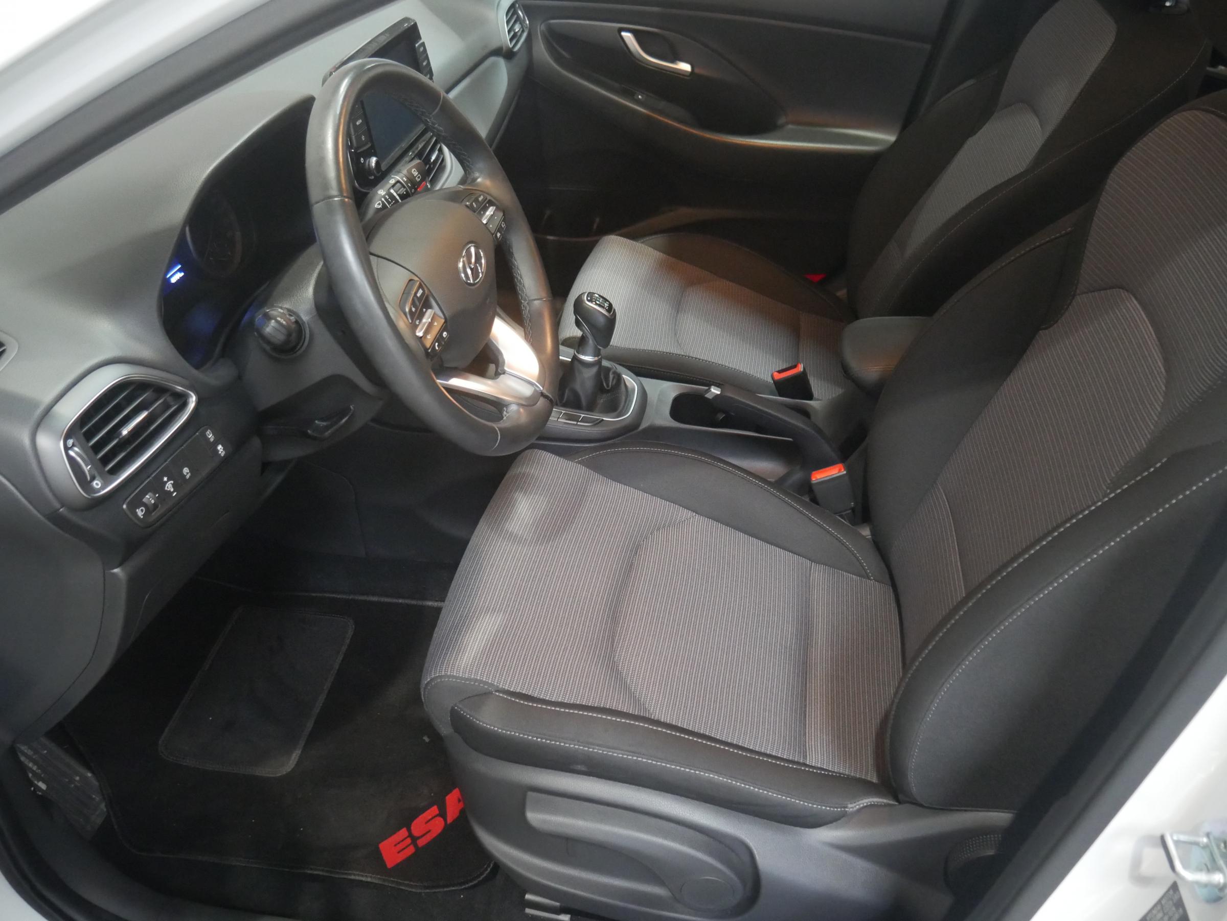 Hyundai i30, 2021 - pohled č. 10