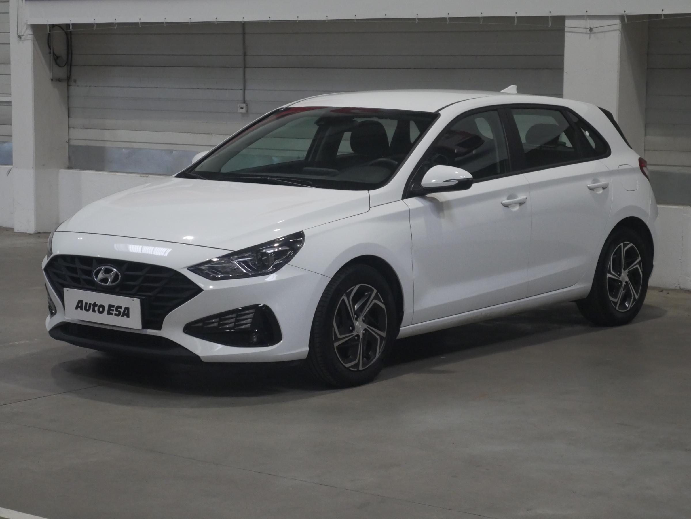 Hyundai i30, 2021 - pohled č. 3