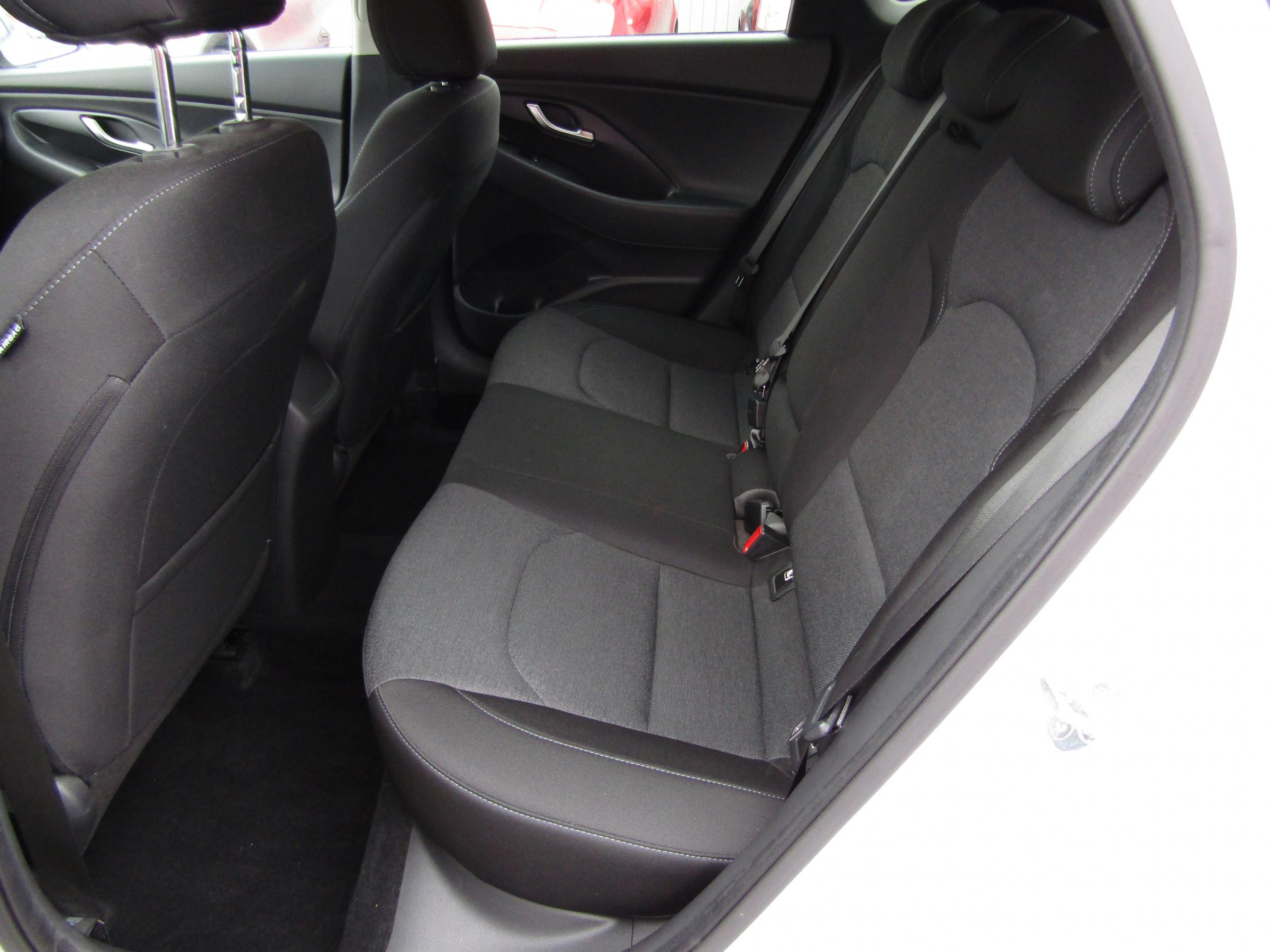 Hyundai i30, 2021 - pohled č. 10