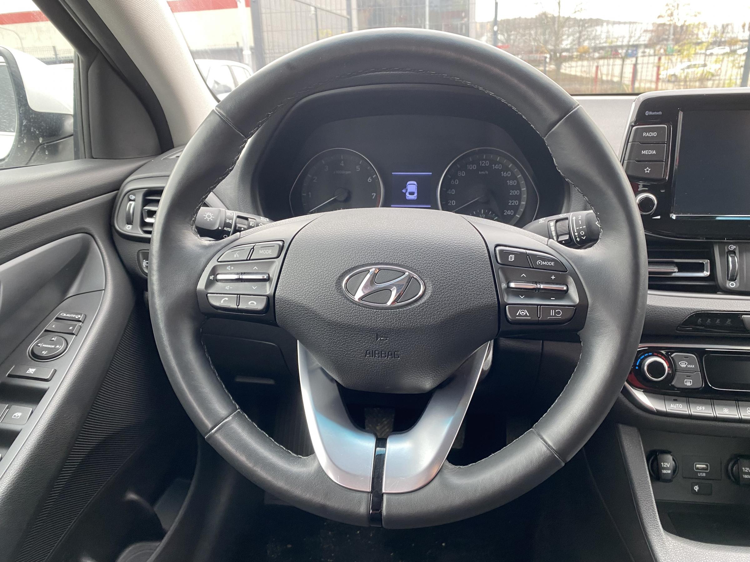 Hyundai i30, 2021 - pohled č. 14