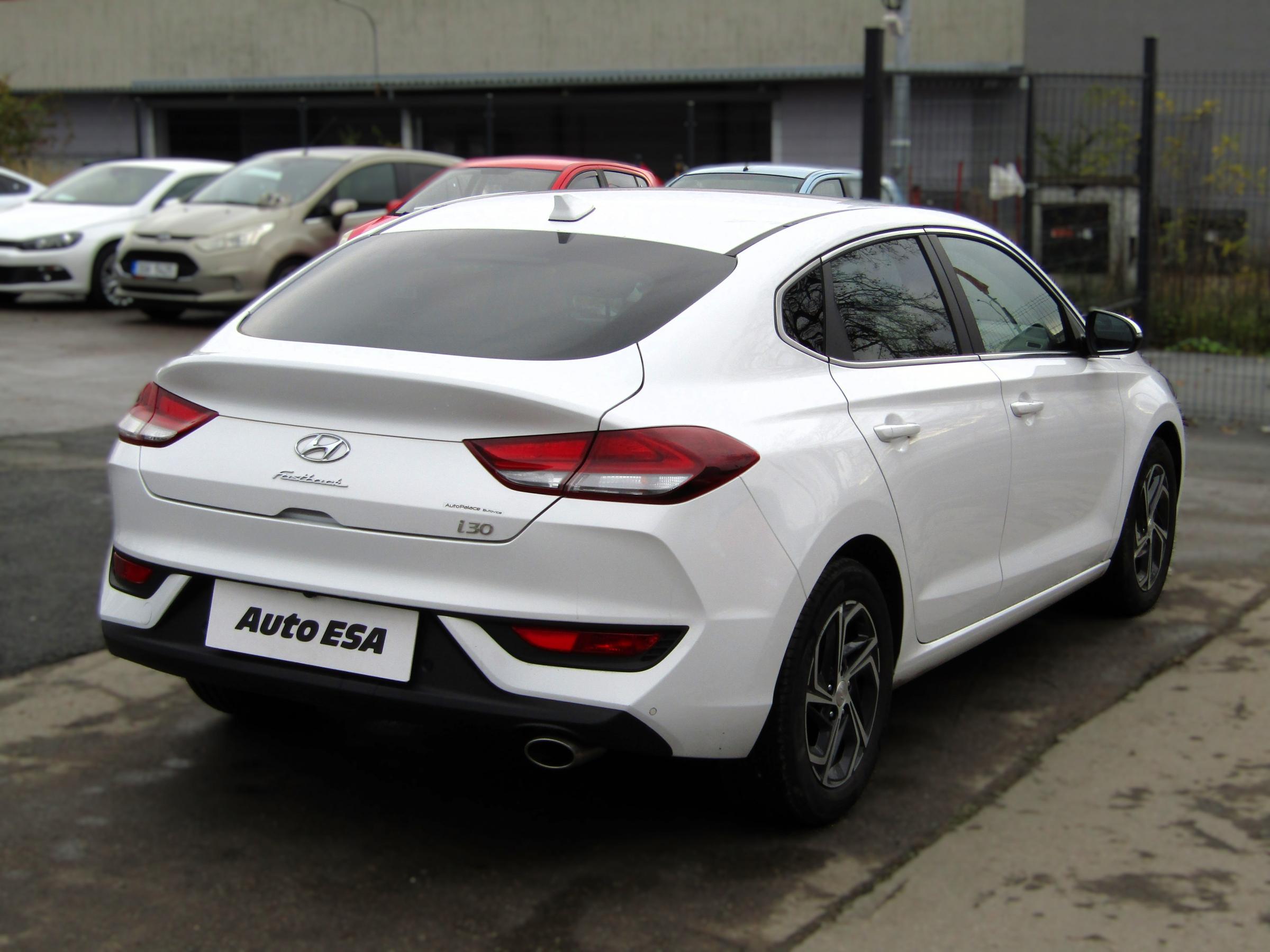 Hyundai i30, 2021 - pohled č. 4