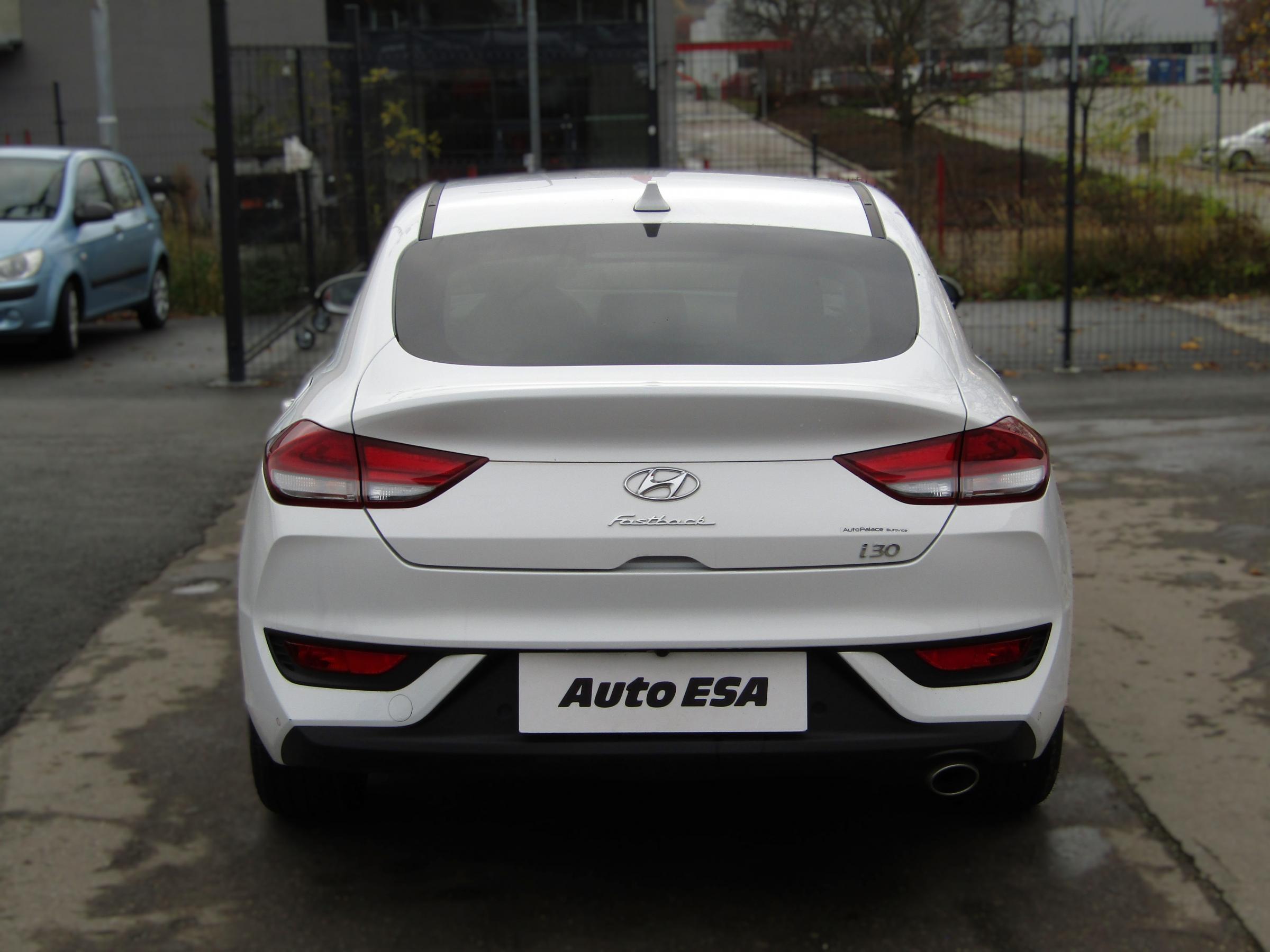 Hyundai i30, 2021 - pohled č. 5