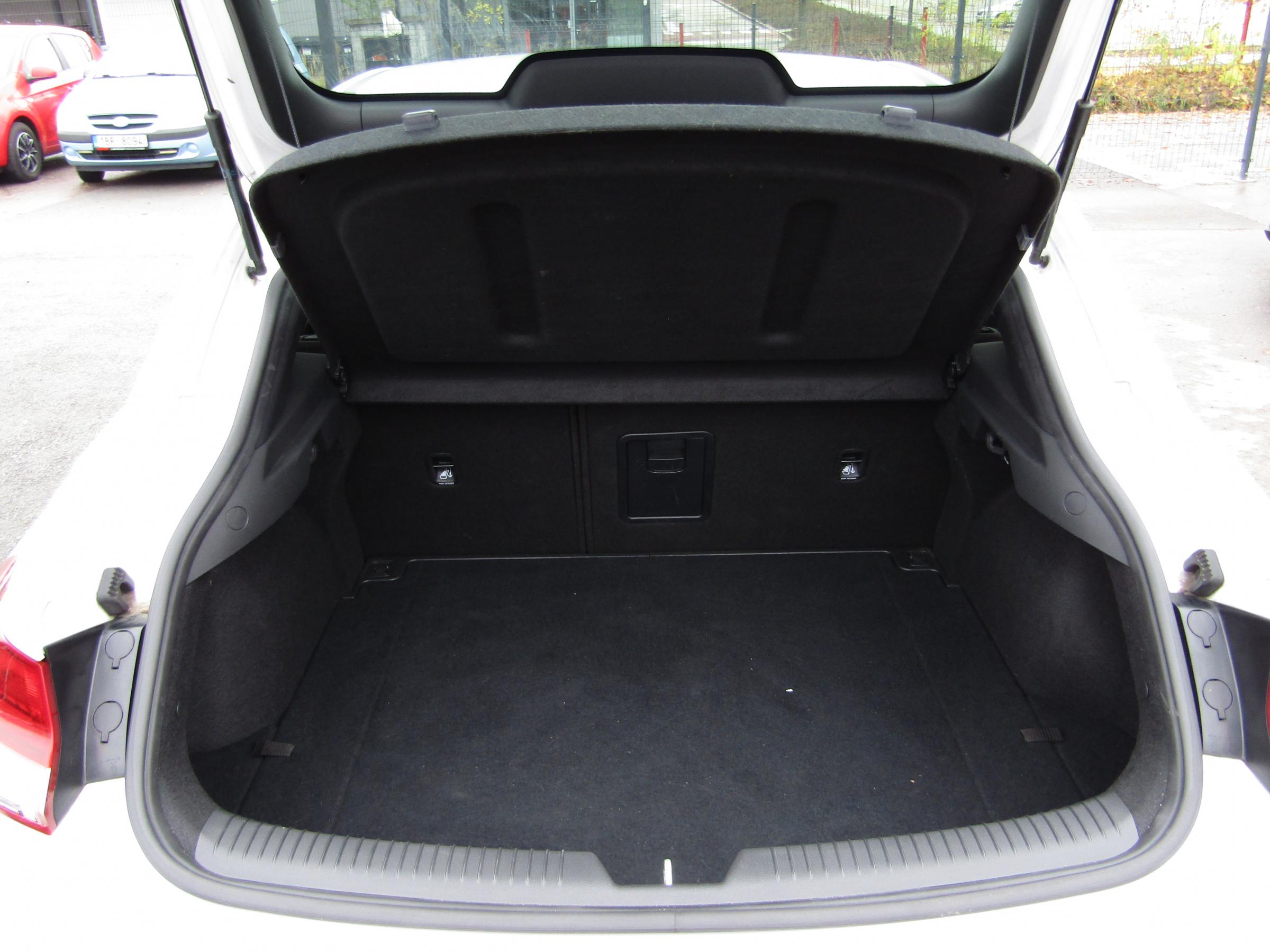 Hyundai i30, 2021 - pohled č. 7