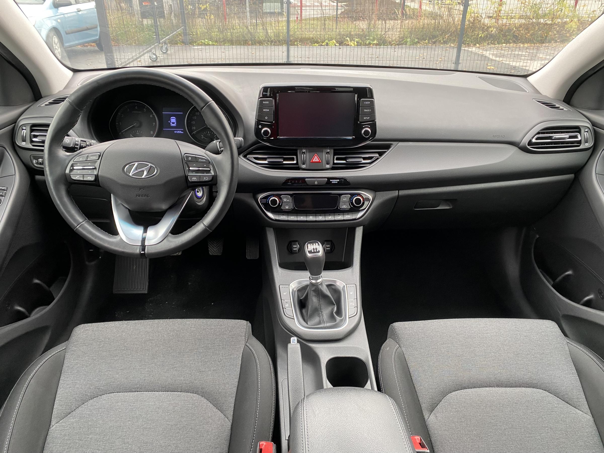 Hyundai i30, 2021 - pohled č. 8