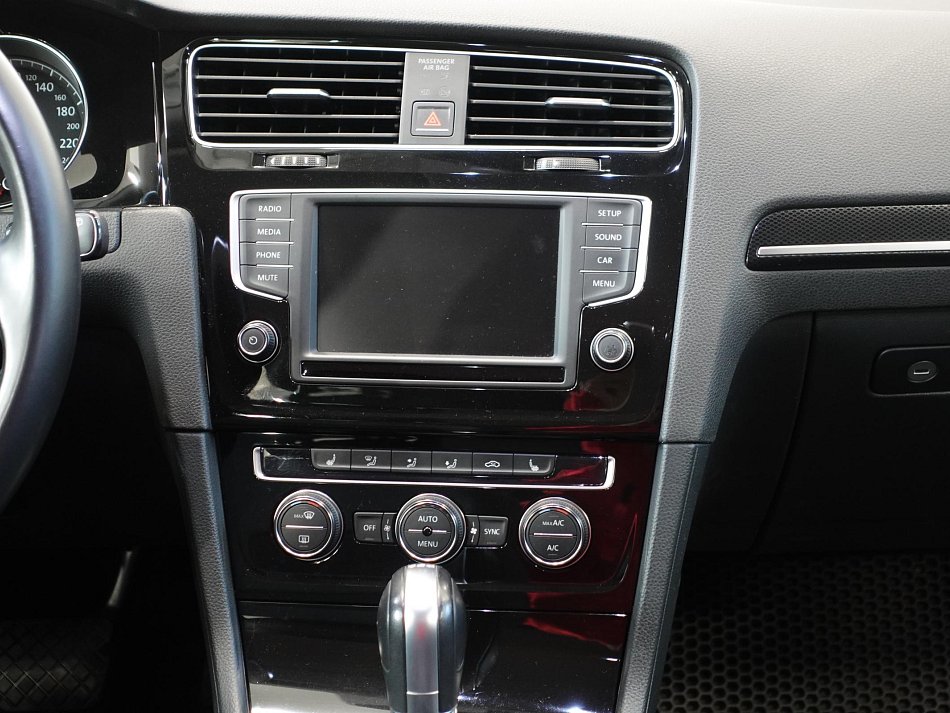 Volkswagen Golf 1.6 TDi Highline