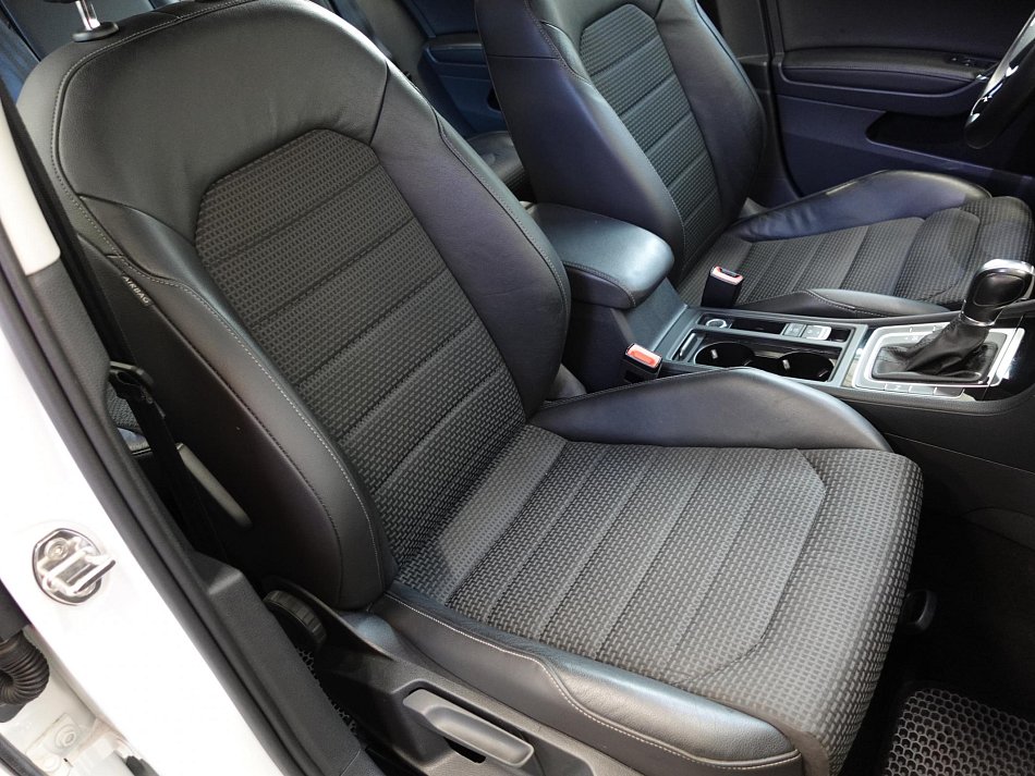 Volkswagen Golf 1.6 TDi Highline